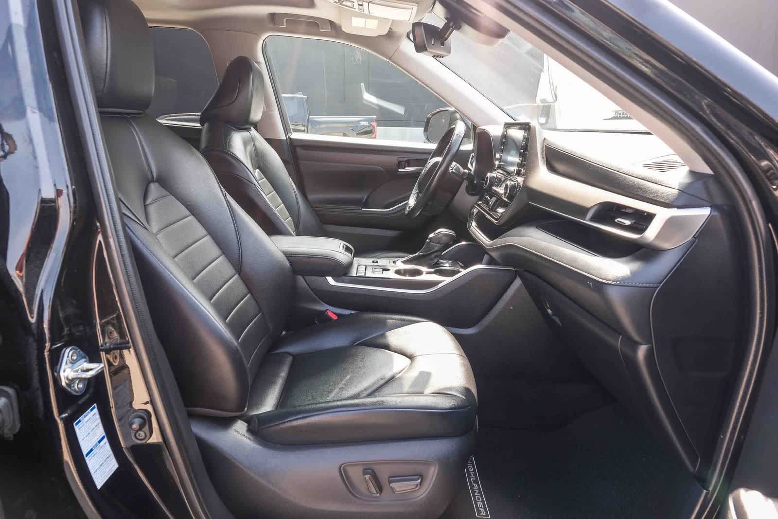 Thumbnail: 2021 Toyota Highlander - 17