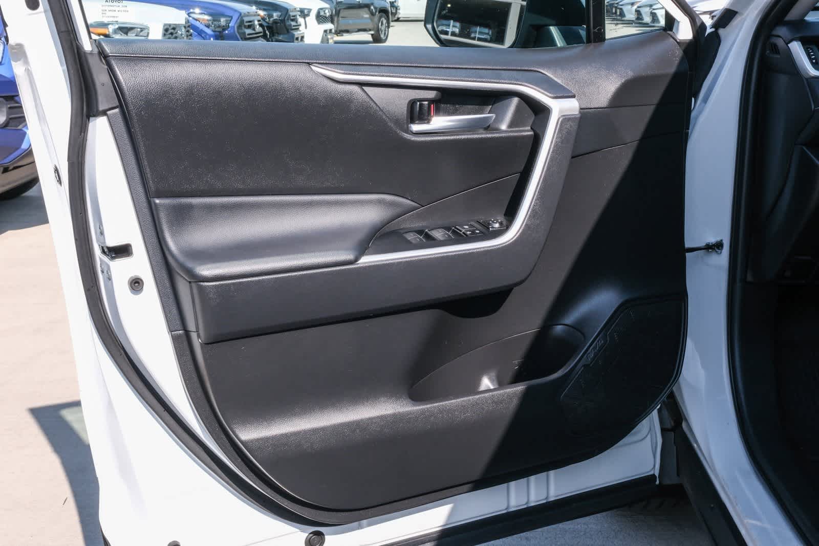 Thumbnail: 2023 Toyota RAV4 - 16