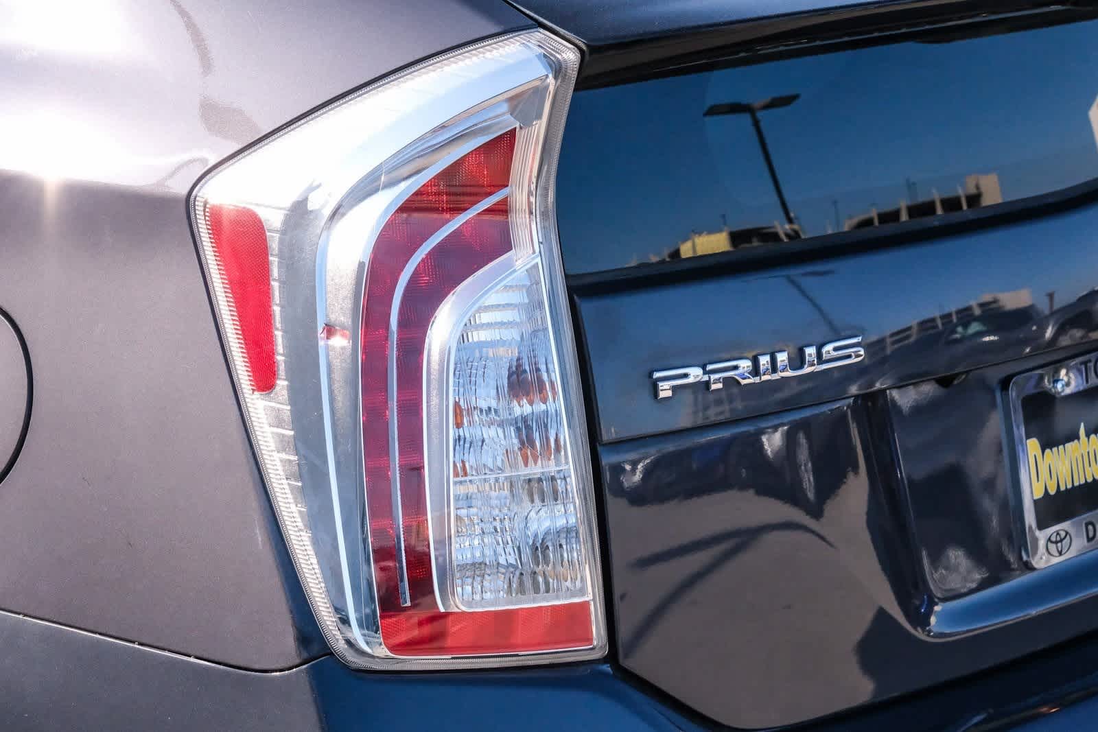 Thumbnail: 2015 Toyota Prius - 7