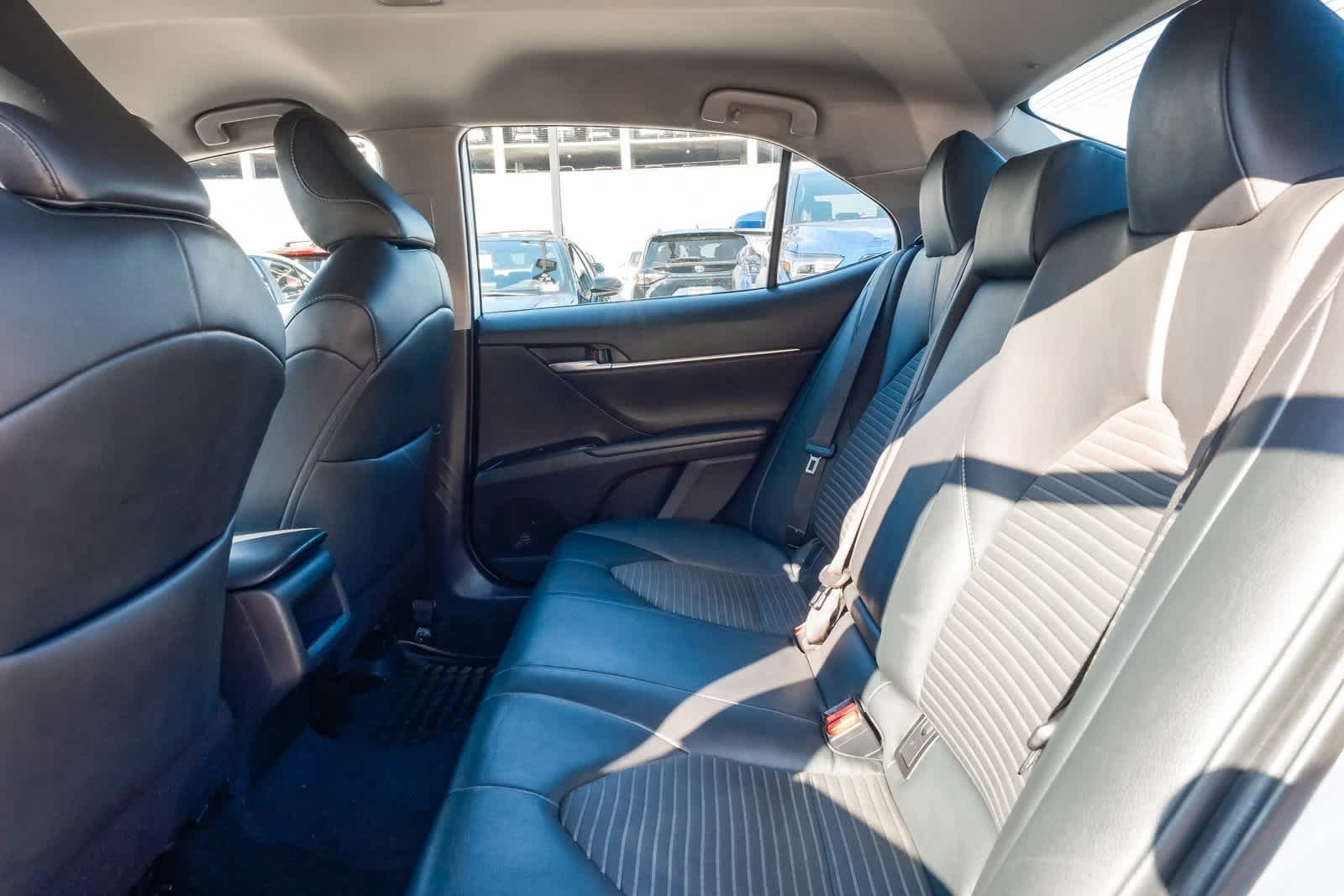 Thumbnail: 2019 Toyota Camry - 18
