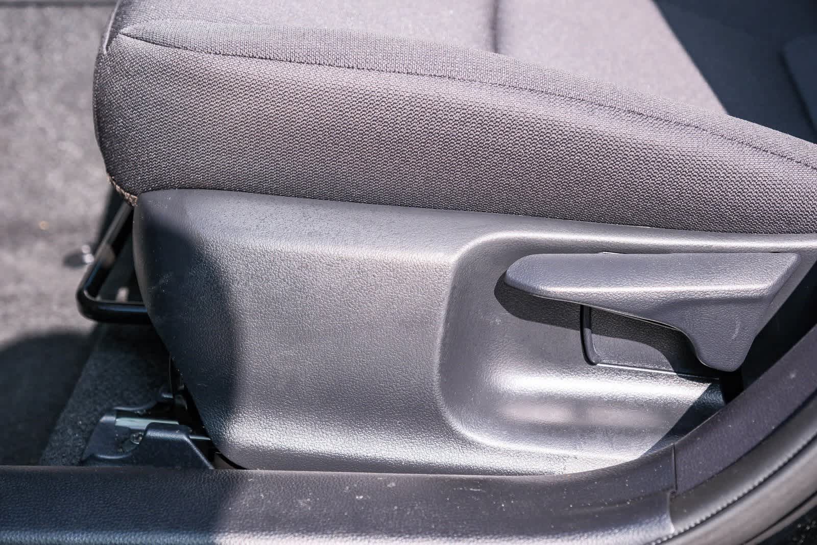 Thumbnail: 2025 Toyota Corolla - 25