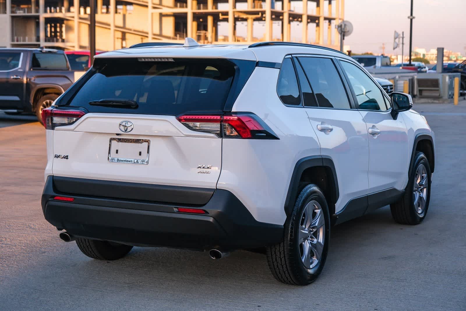 Thumbnail: 2022 Toyota RAV4 - 4