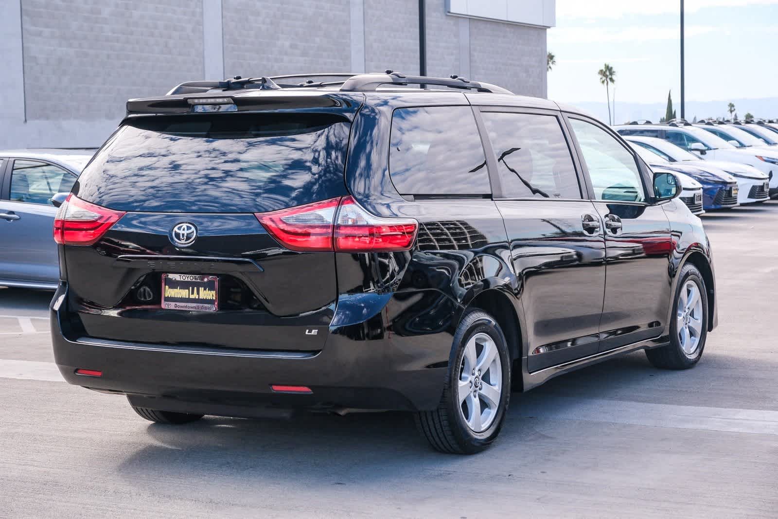 Thumbnail: 2020 Toyota Sienna - 4