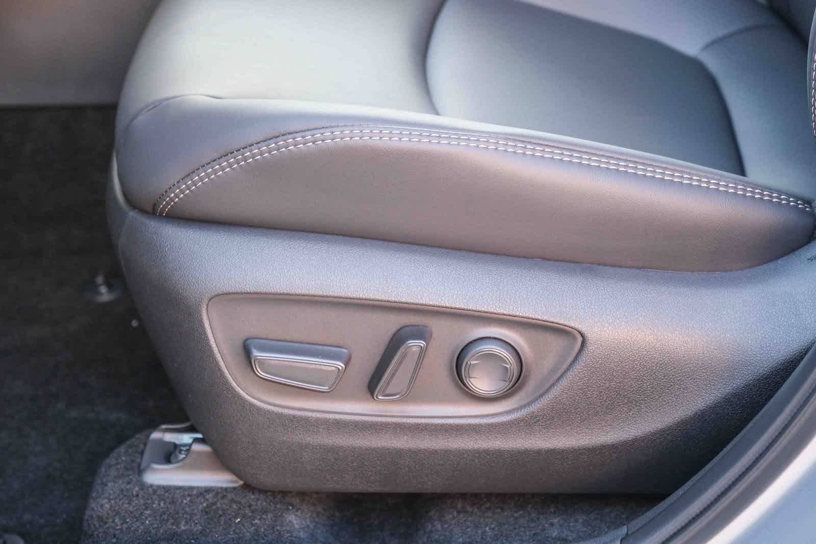 Thumbnail: 2025 Toyota RAV4 - 24