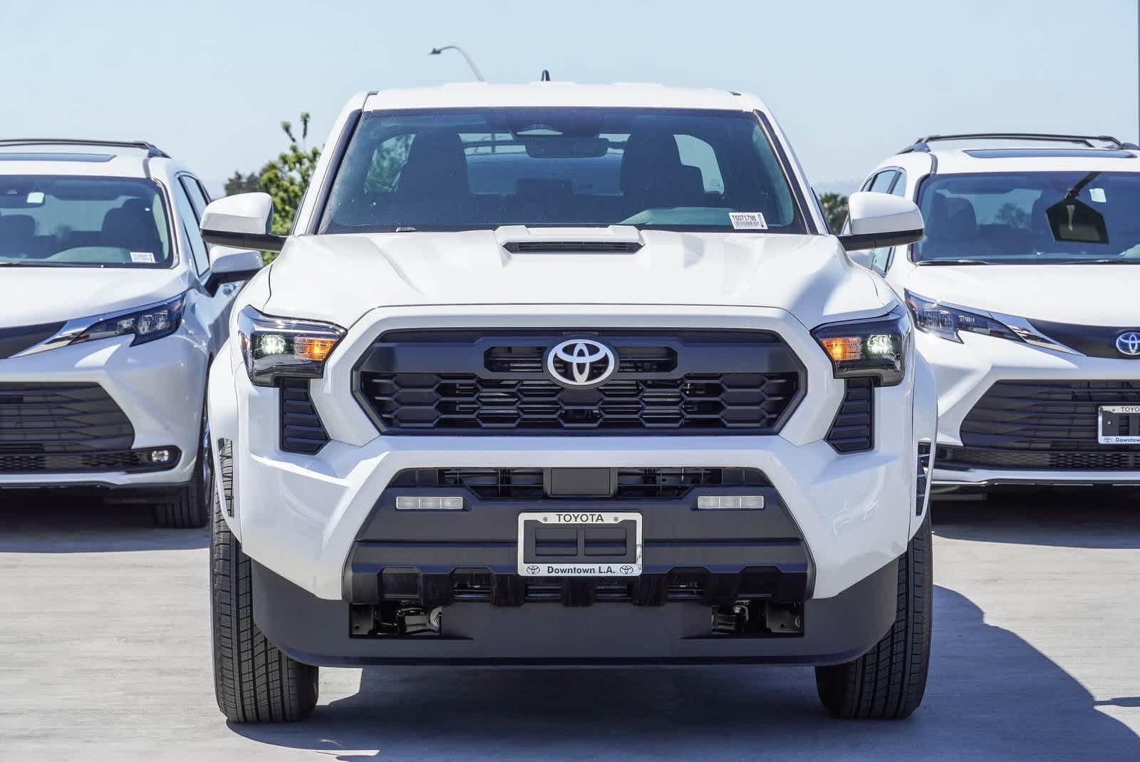 2025 Toyota Tacoma TRD Sport 2