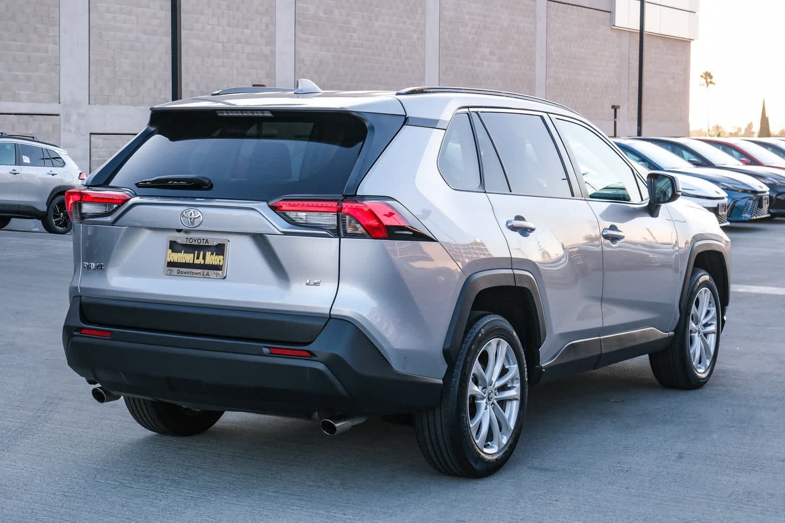 Thumbnail: 2020 Toyota RAV4 - 4