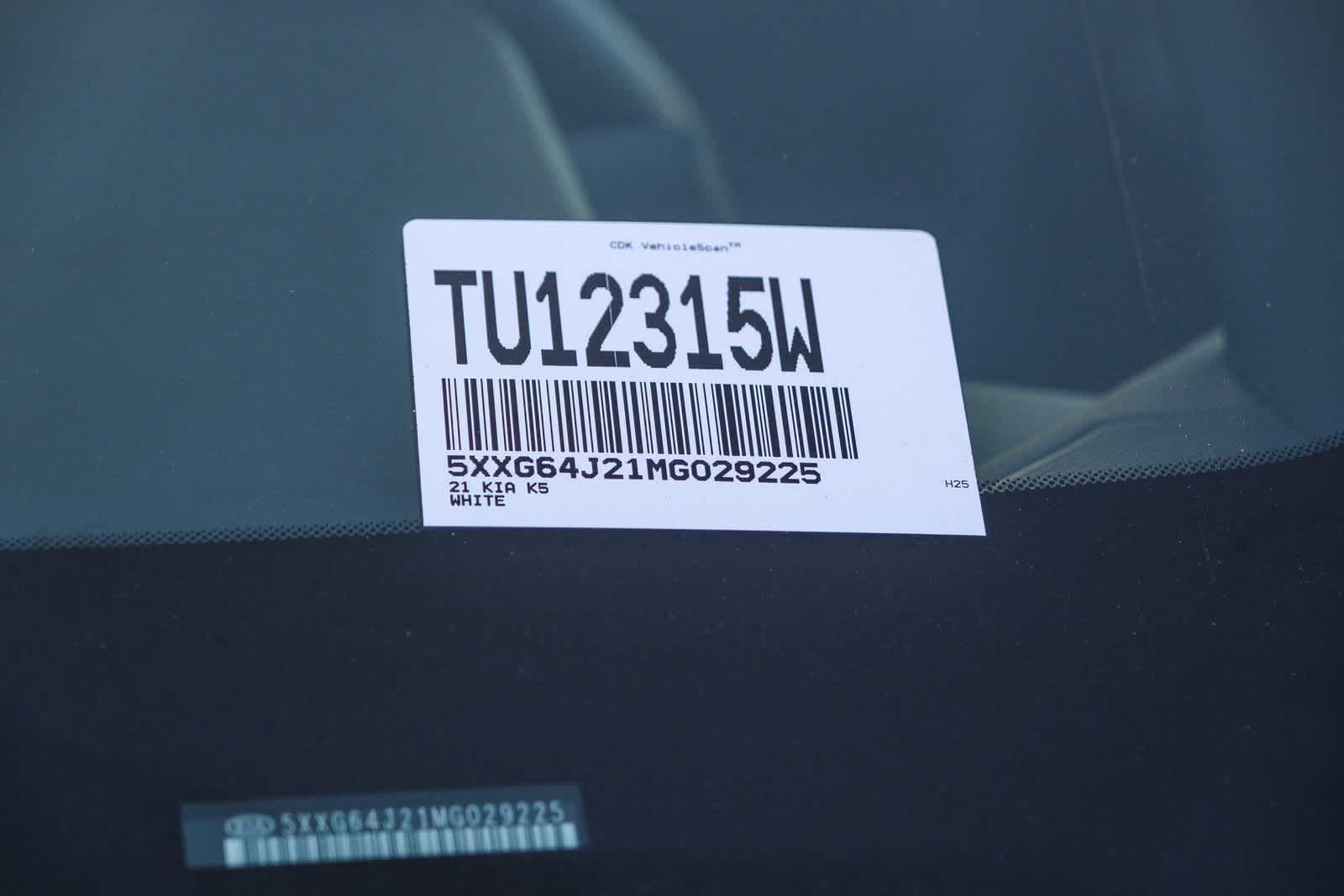 Thumbnail: 2021 Kia K5 - 28