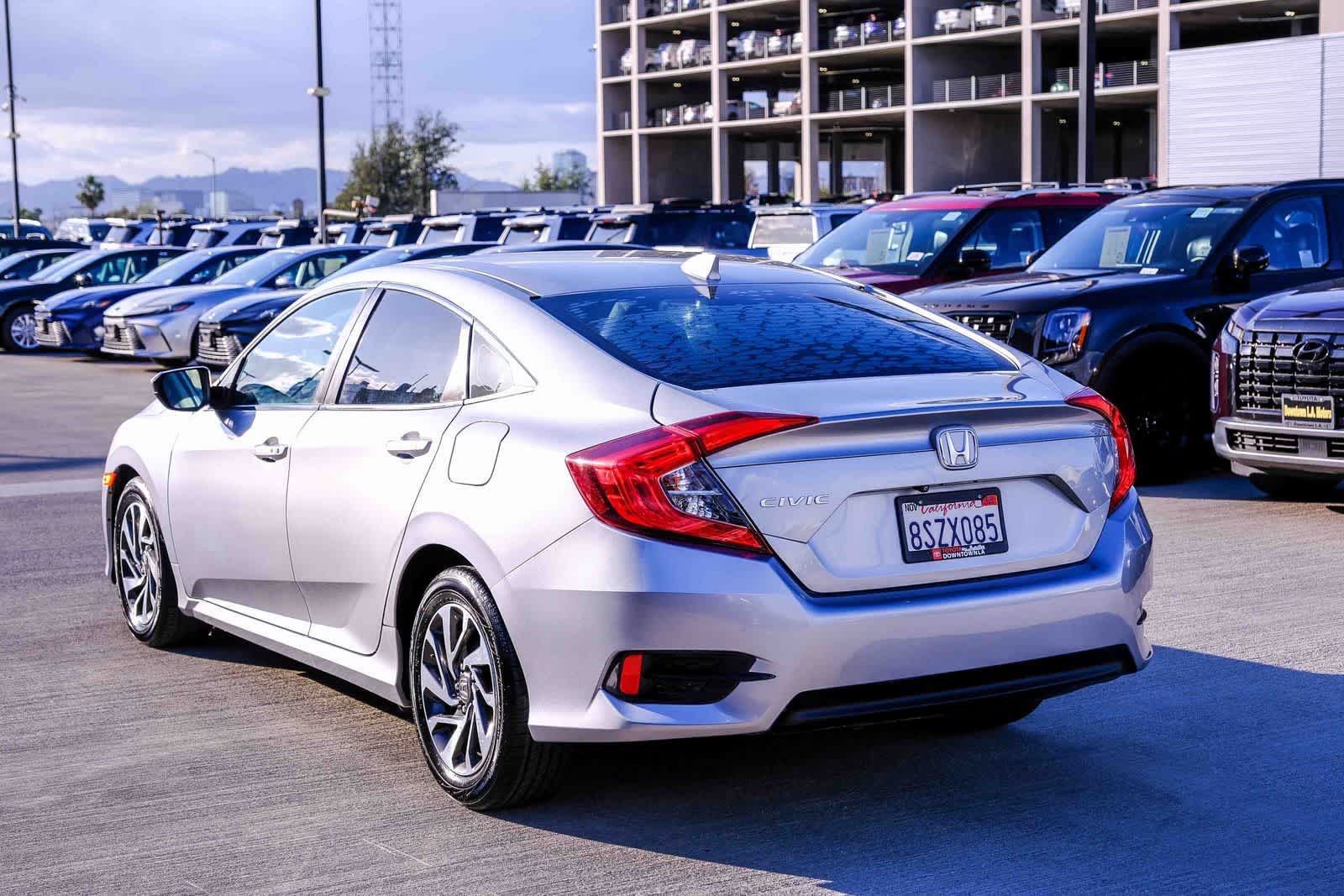 Thumbnail: 2017 Honda Civic - 6