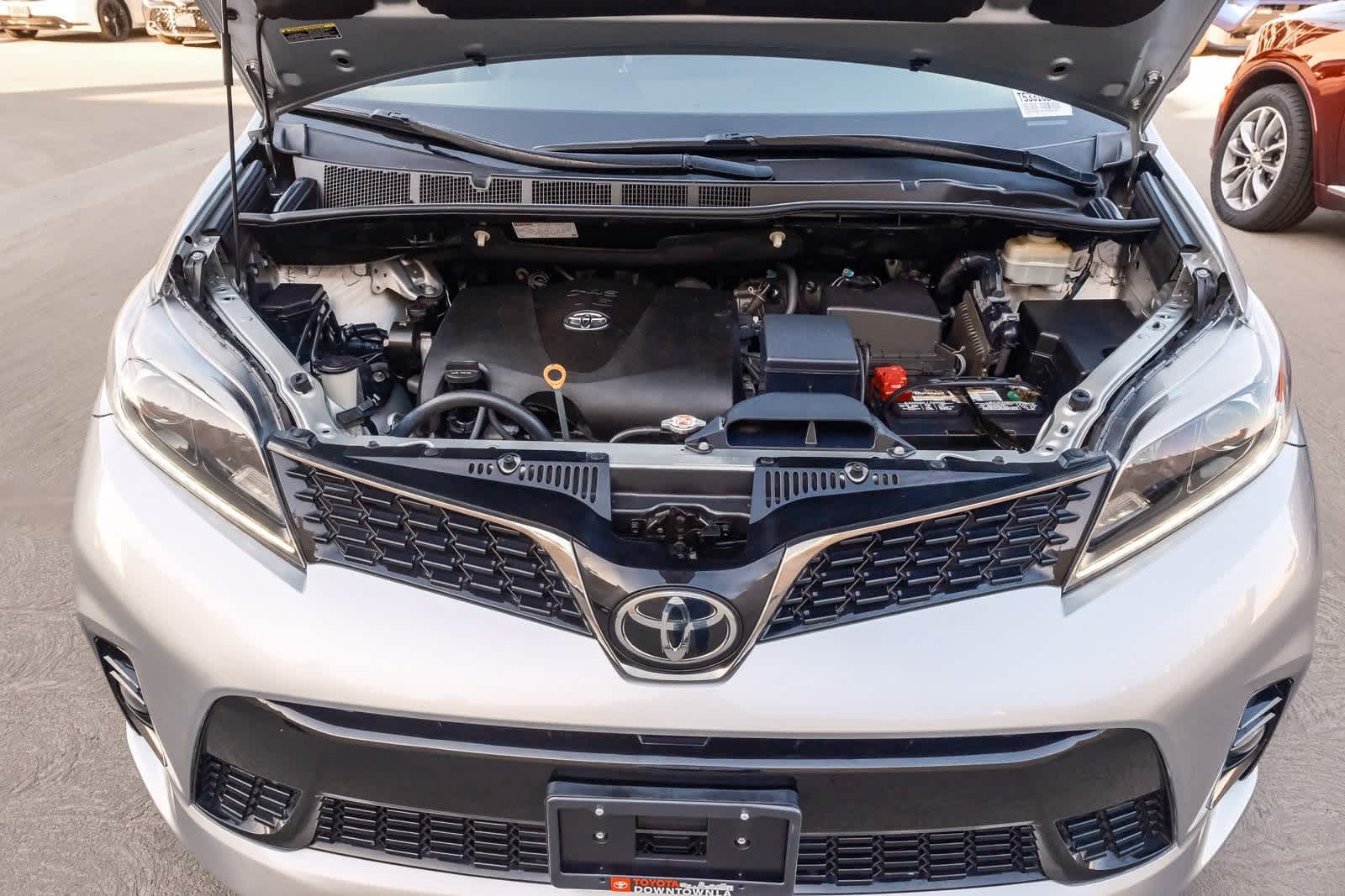 Thumbnail: 2019 Toyota Sienna - 22