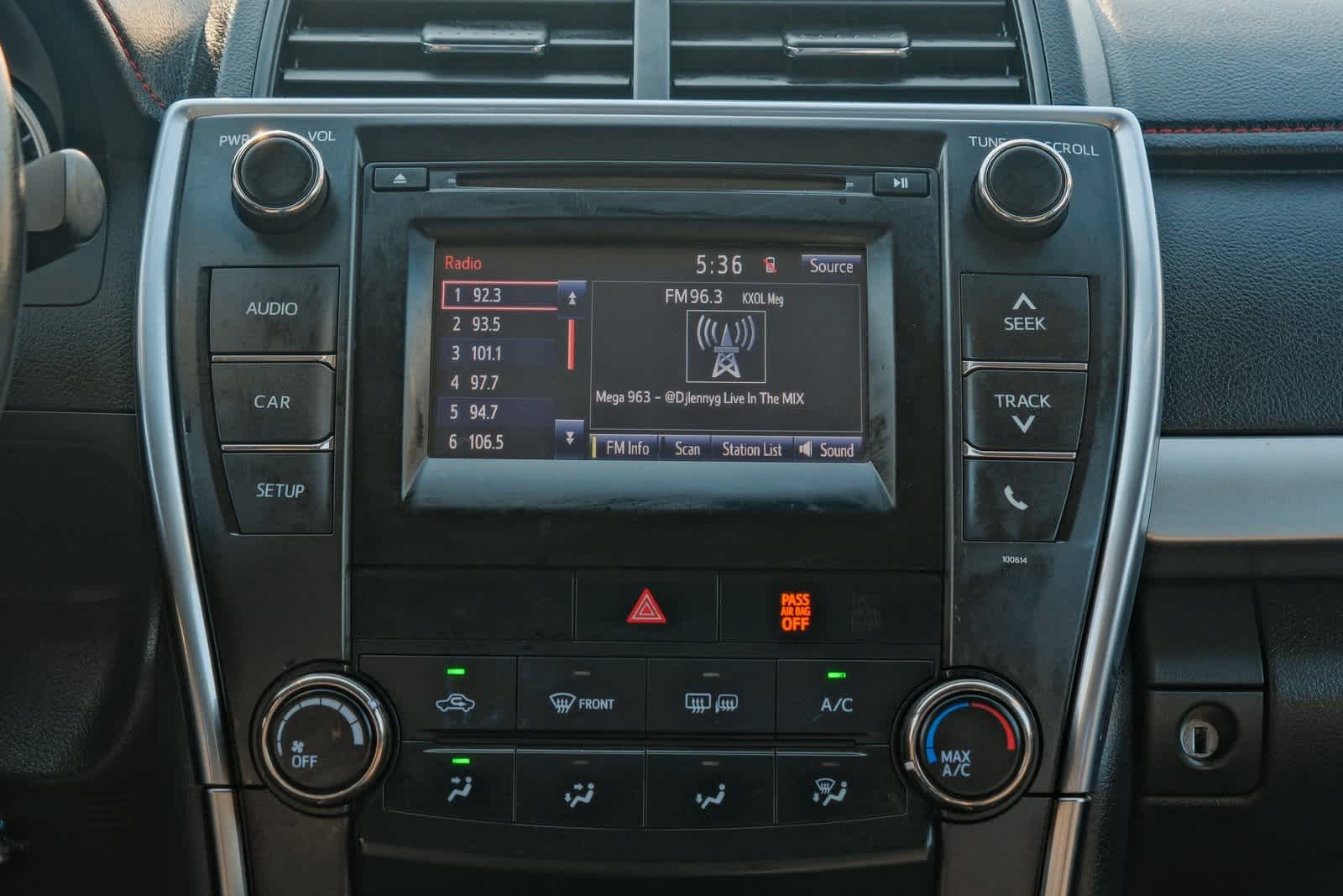 Thumbnail: 2016 Toyota Camry - 14