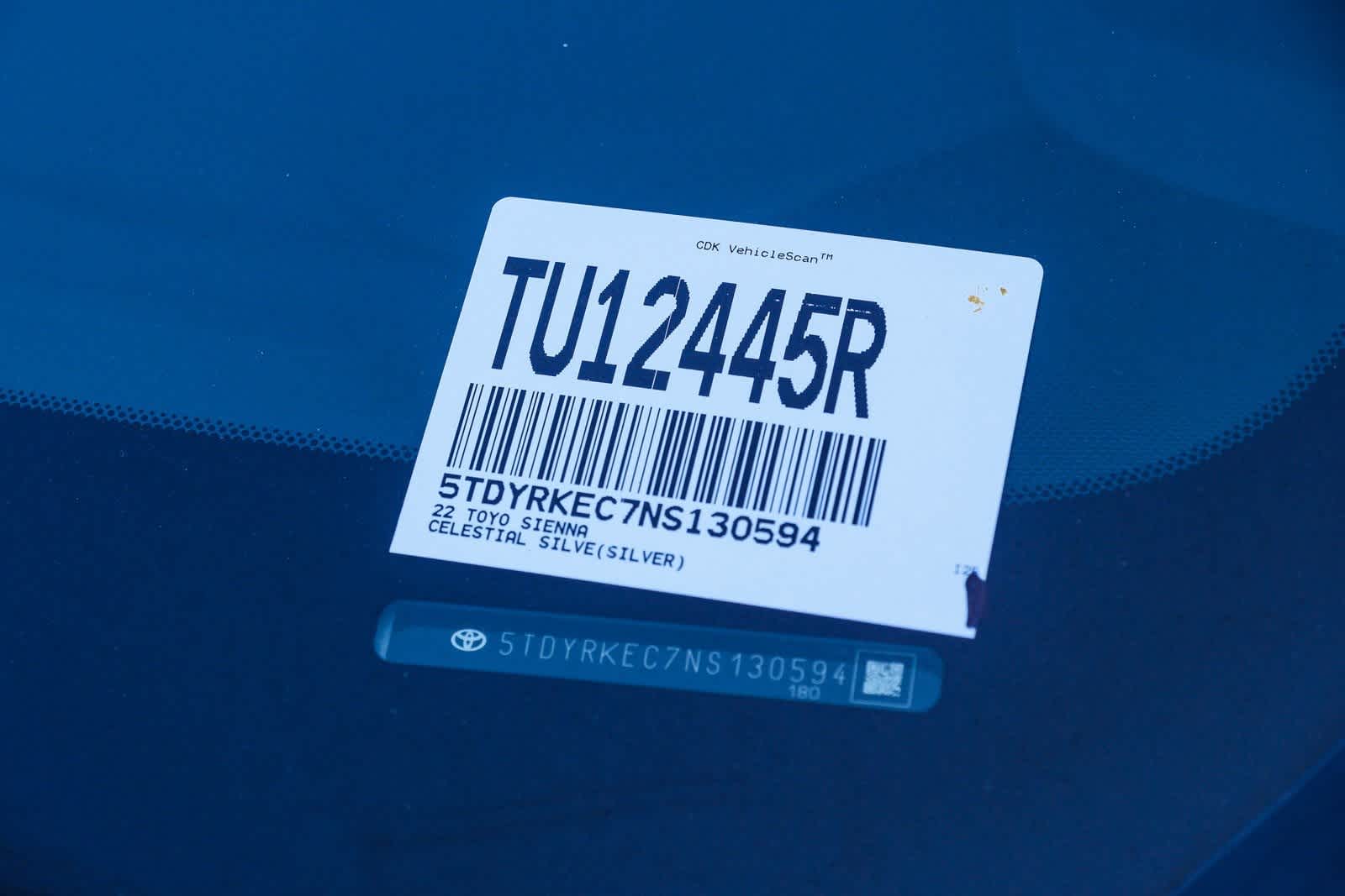 Thumbnail: 2022 Toyota Sienna - 29