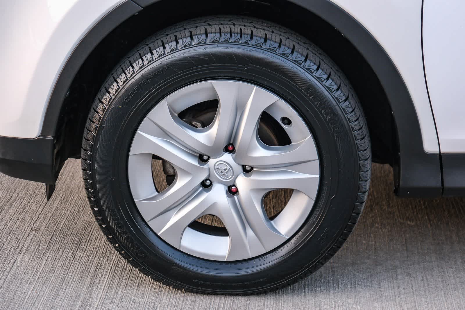 Thumbnail: 2015 Toyota RAV4 - 10