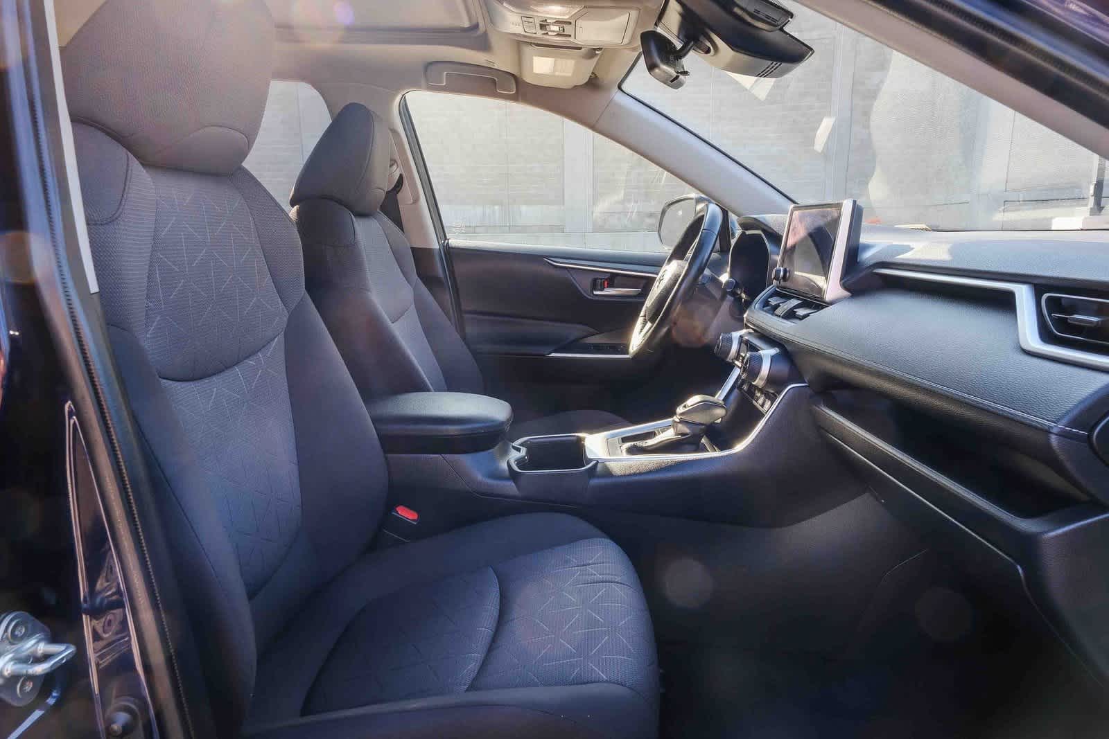 Thumbnail: 2023 Toyota RAV4 - 18