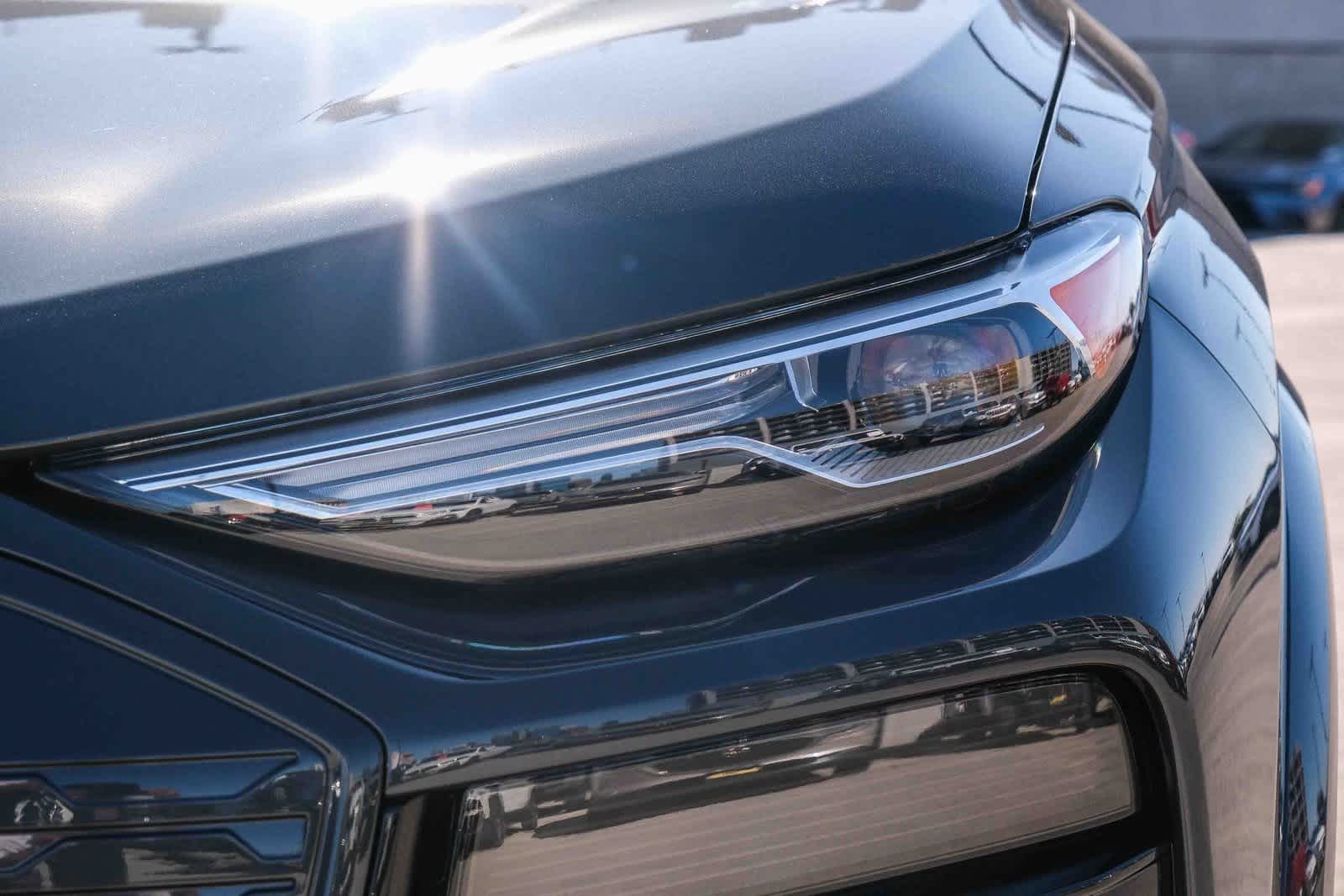 Thumbnail: 2025 Audi Q6 e-tron - 9