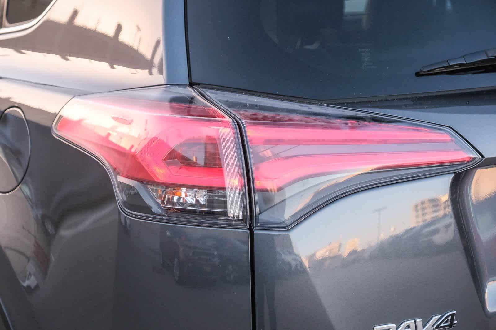 Thumbnail: 2017 Toyota RAV4 - 7