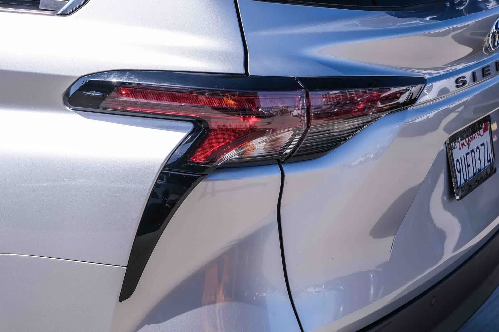 Thumbnail: 2023 Toyota Sienna - 7
