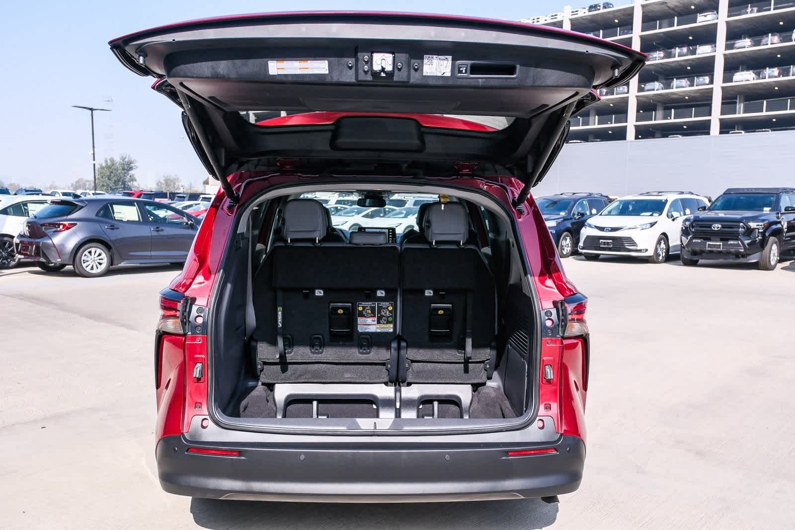 Thumbnail: 2024 Toyota Sienna - 28