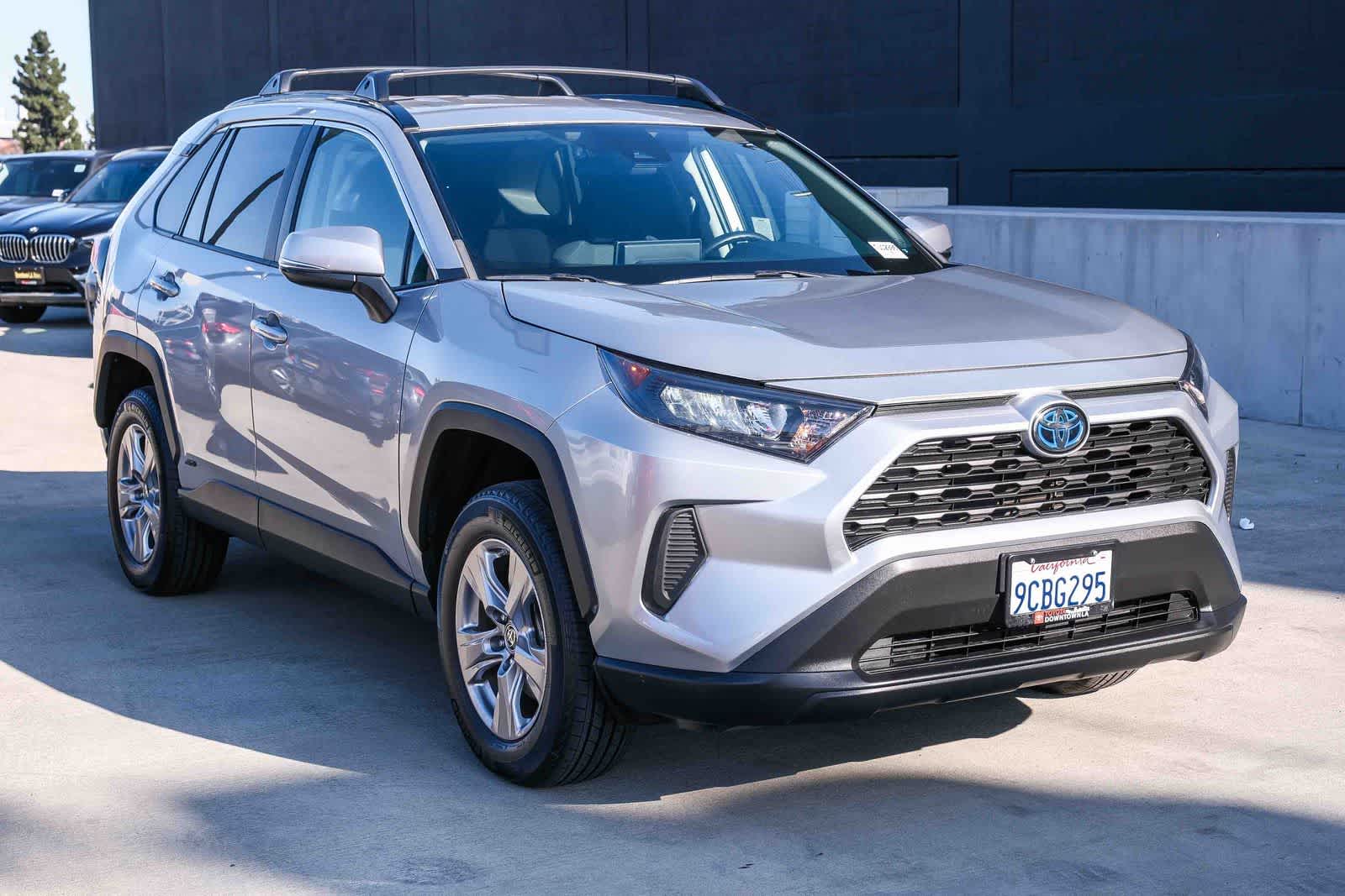Thumbnail: 2022 Toyota RAV4 - 3