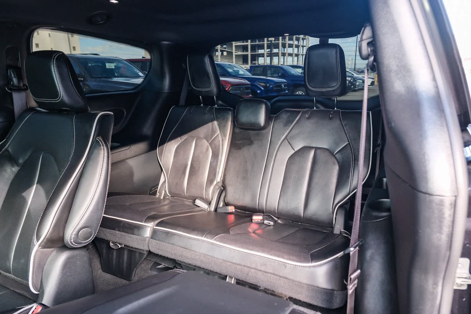 Thumbnail: 2023 Chrysler Pacifica - 20