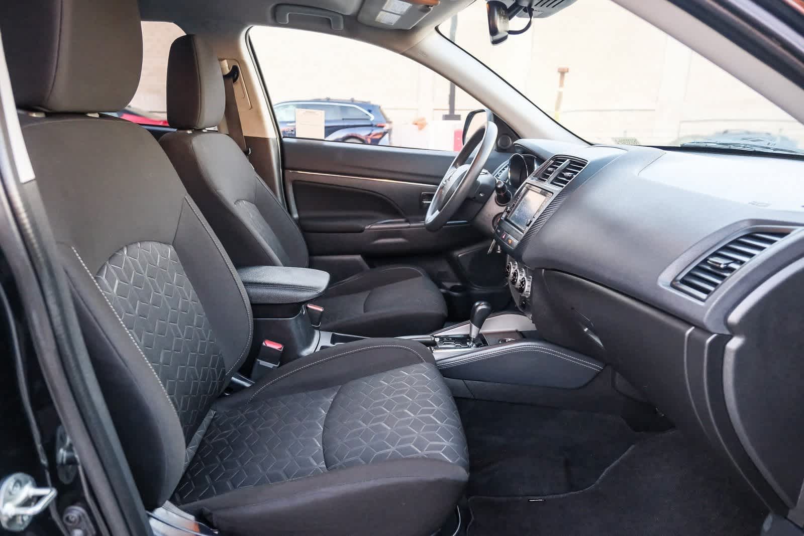 Thumbnail: 2023 Mitsubishi Outlander Sport - 20