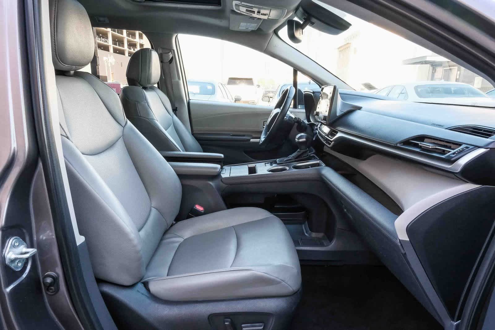 Thumbnail: 2023 Toyota Sienna - 16