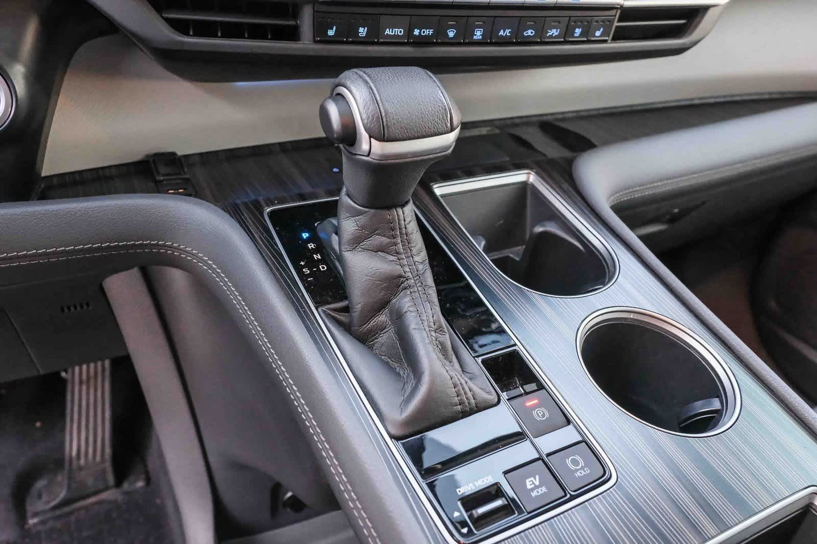 Thumbnail: 2021 Toyota Sienna - 22