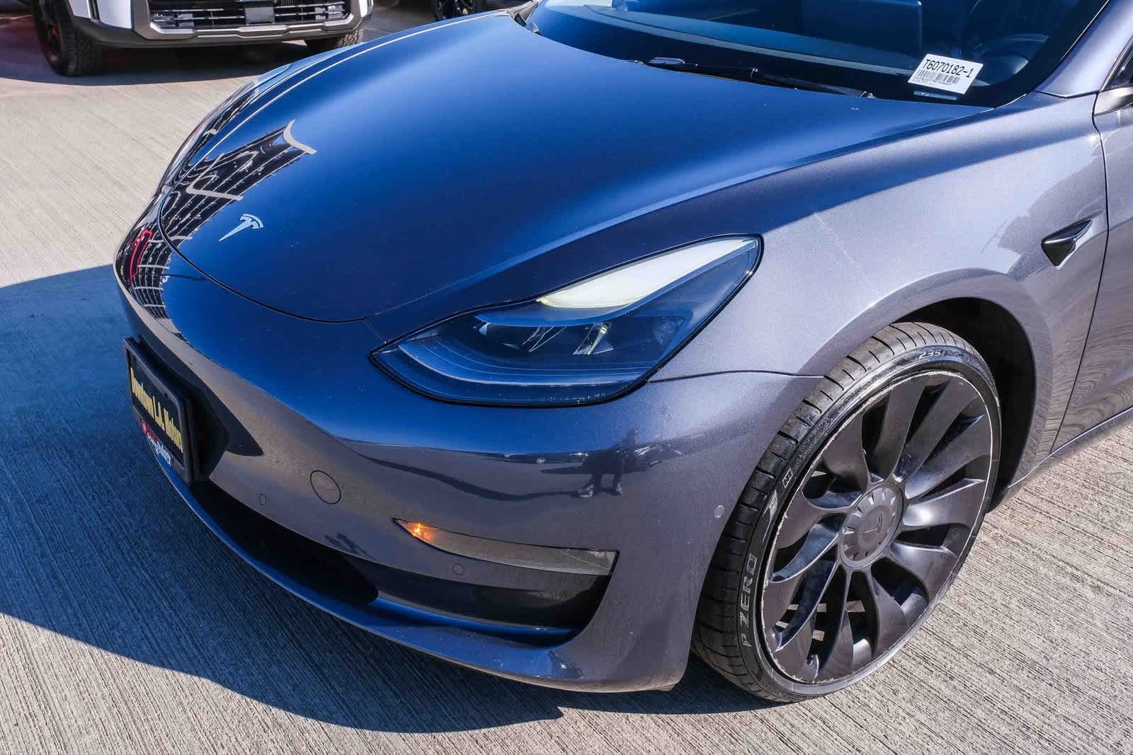 Thumbnail: 2022 Tesla Model 3 - 12