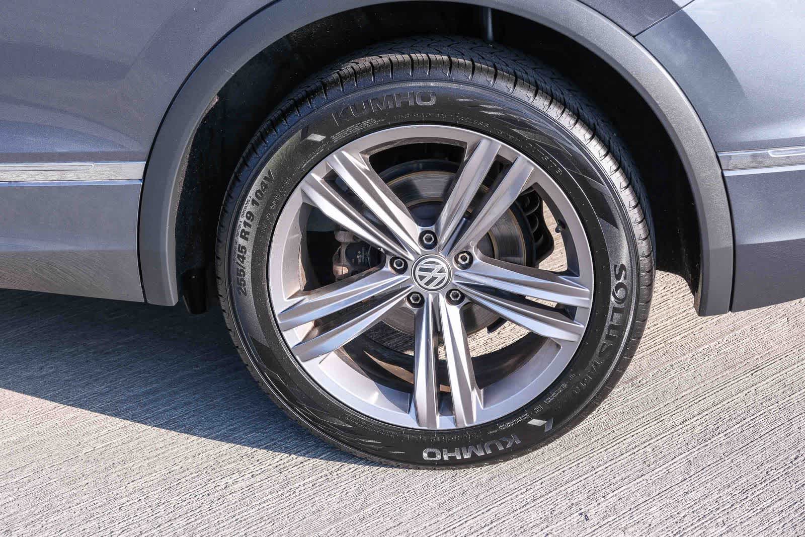Thumbnail: 2018 Volkswagen Tiguan - 9