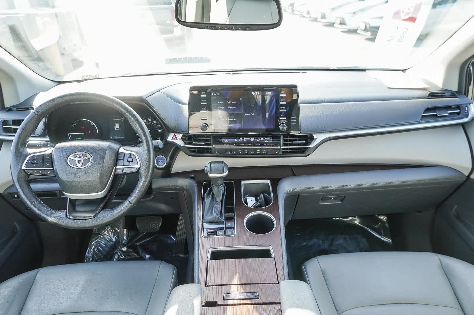 2023 Toyota Sienna XLE 13