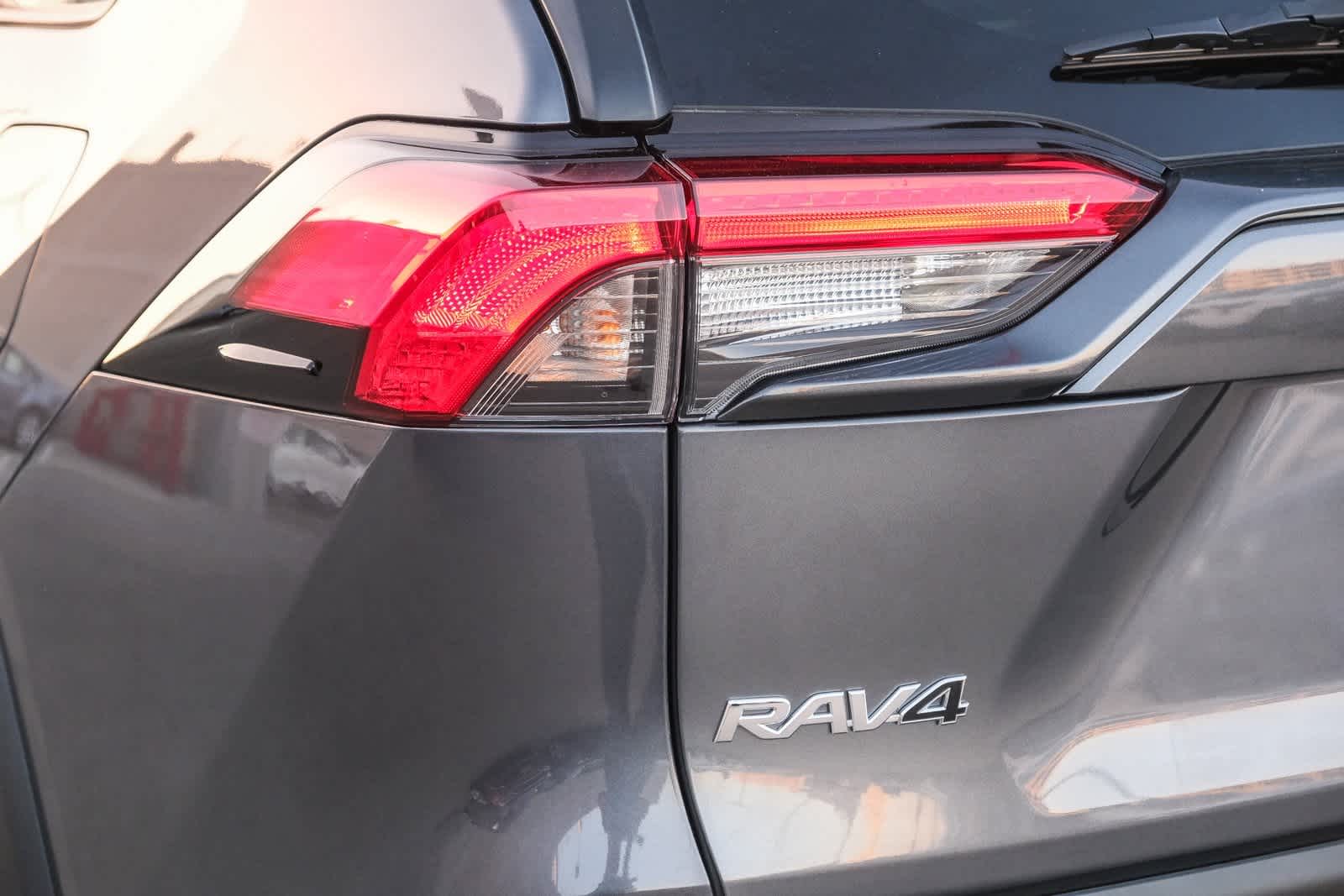 Thumbnail: 2022 Toyota RAV4 - 7