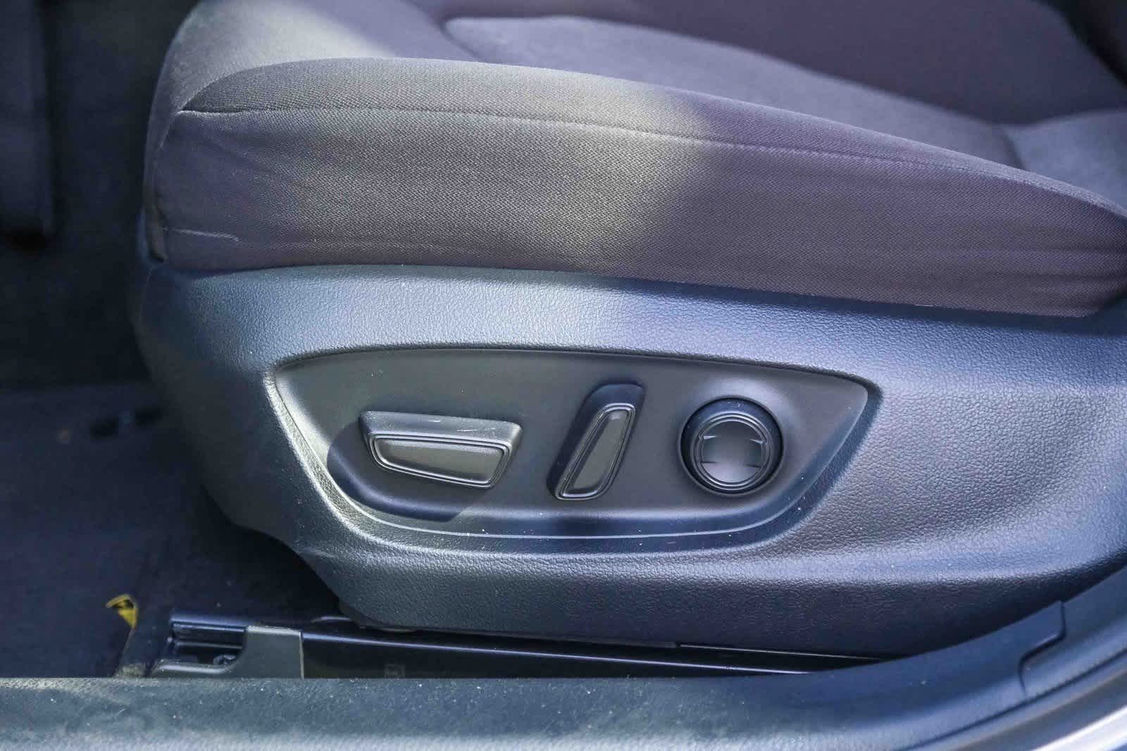 Thumbnail: 2023 Toyota Camry - 24