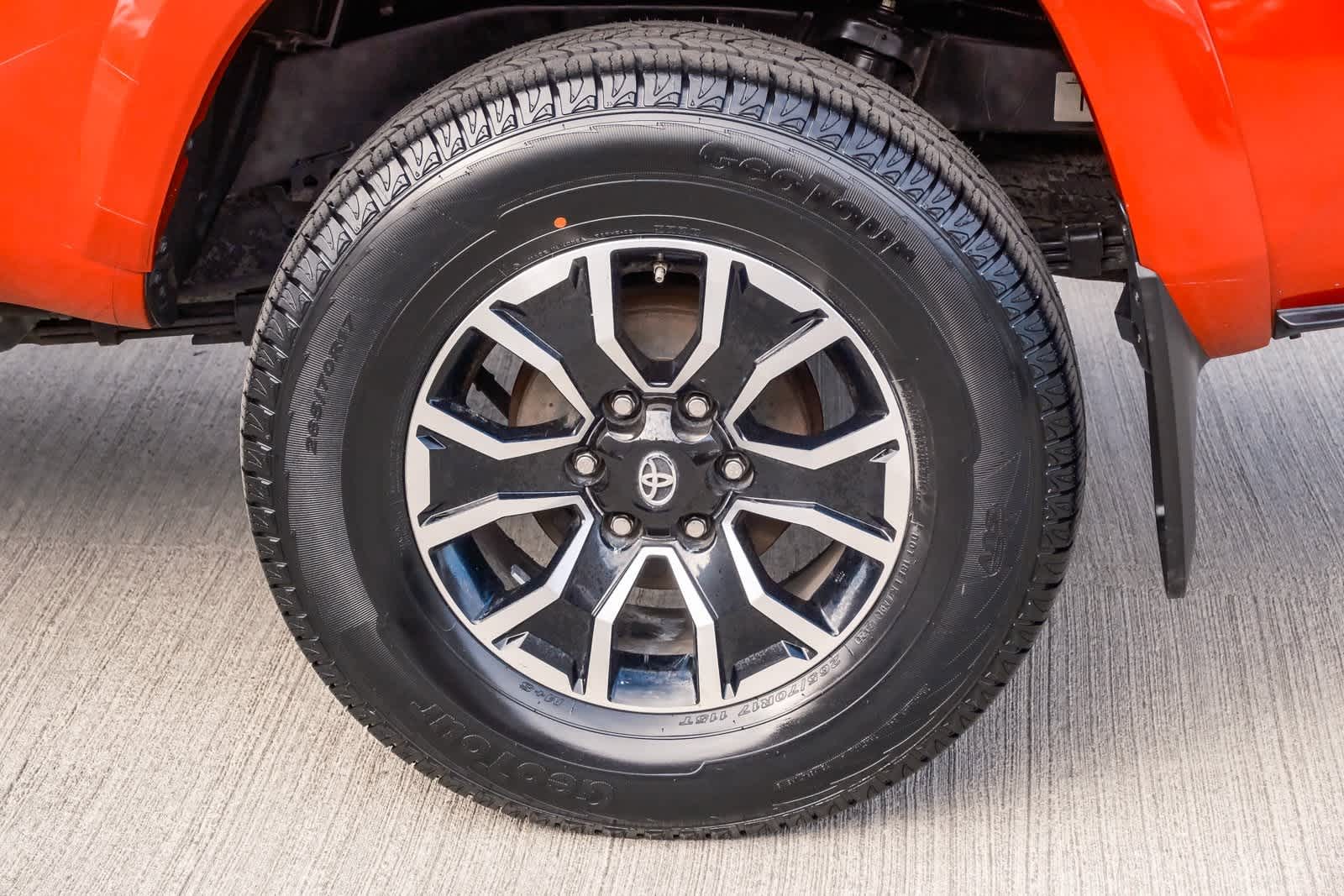 Thumbnail: 2020 Toyota Tacoma - 9