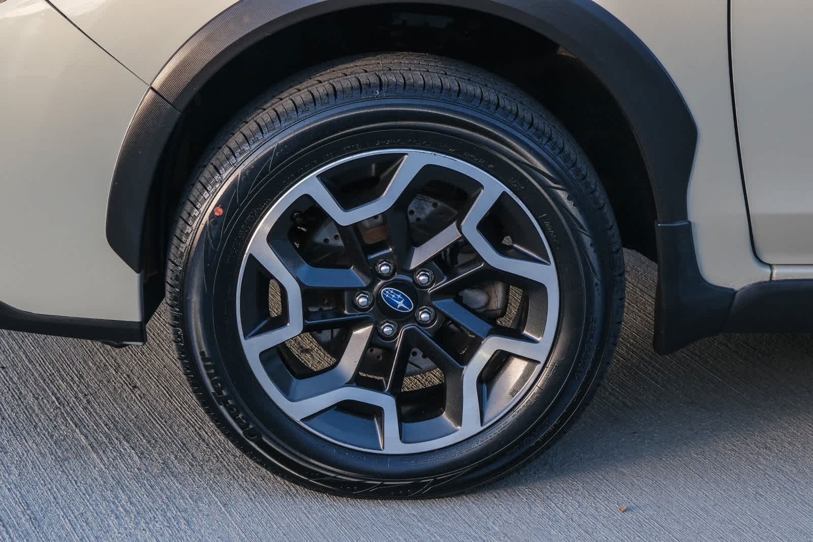 Thumbnail: 2017 Subaru Crosstrek - 10