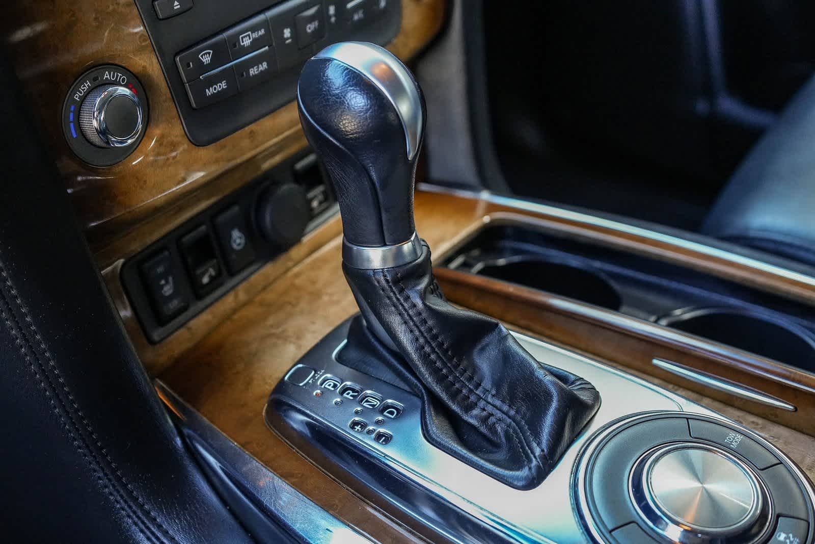 Thumbnail: 2012 INFINITI QX56 - 20