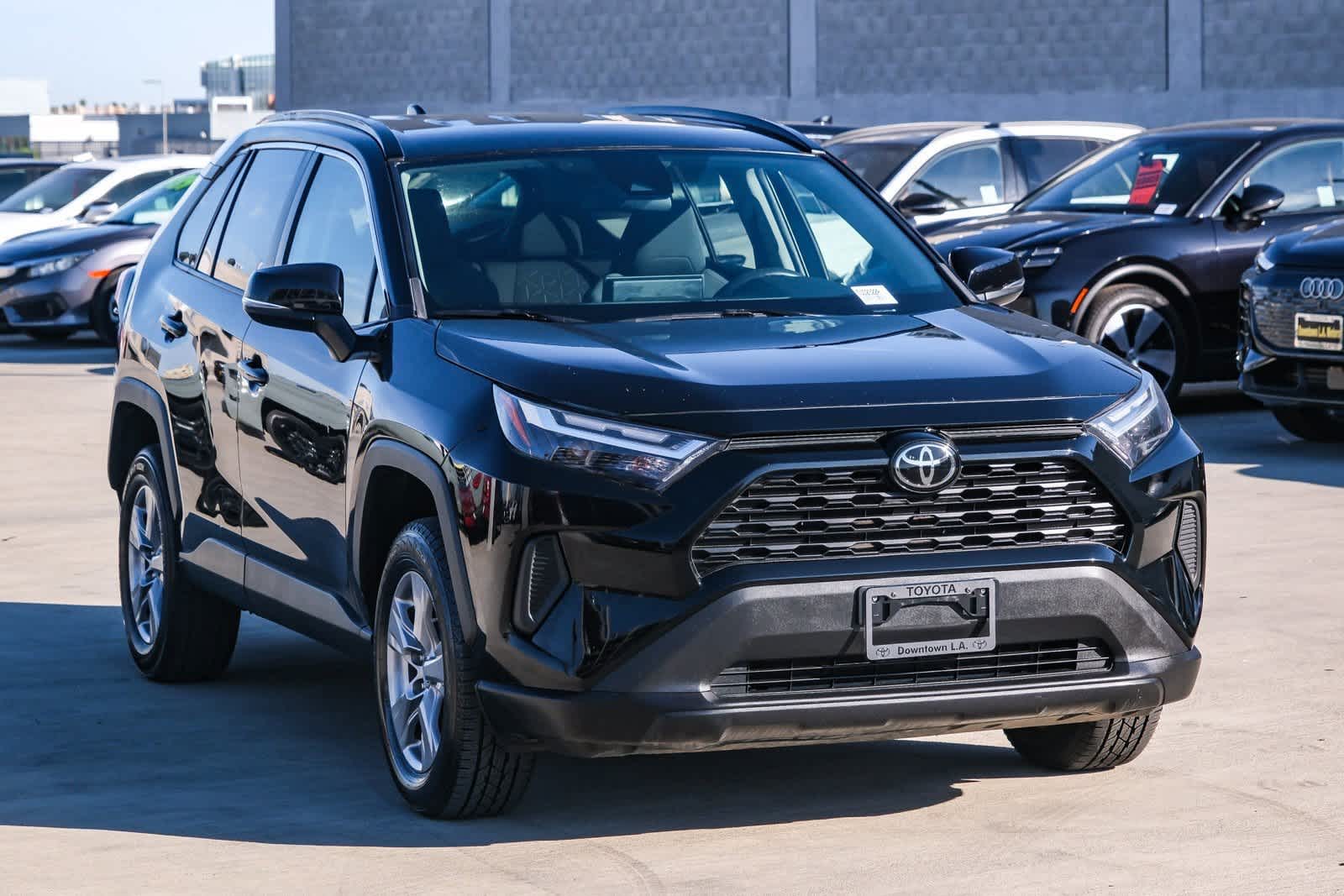 Thumbnail: 2022 Toyota RAV4 - 3