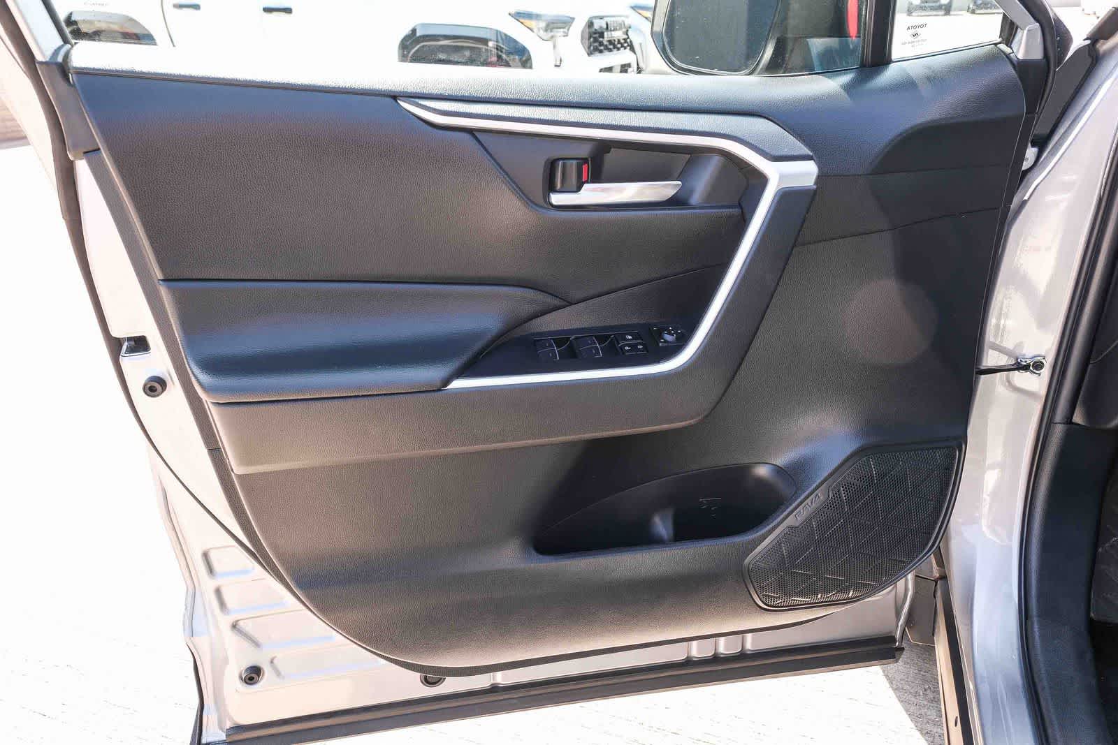 Thumbnail: 2024 Toyota RAV4 - 23