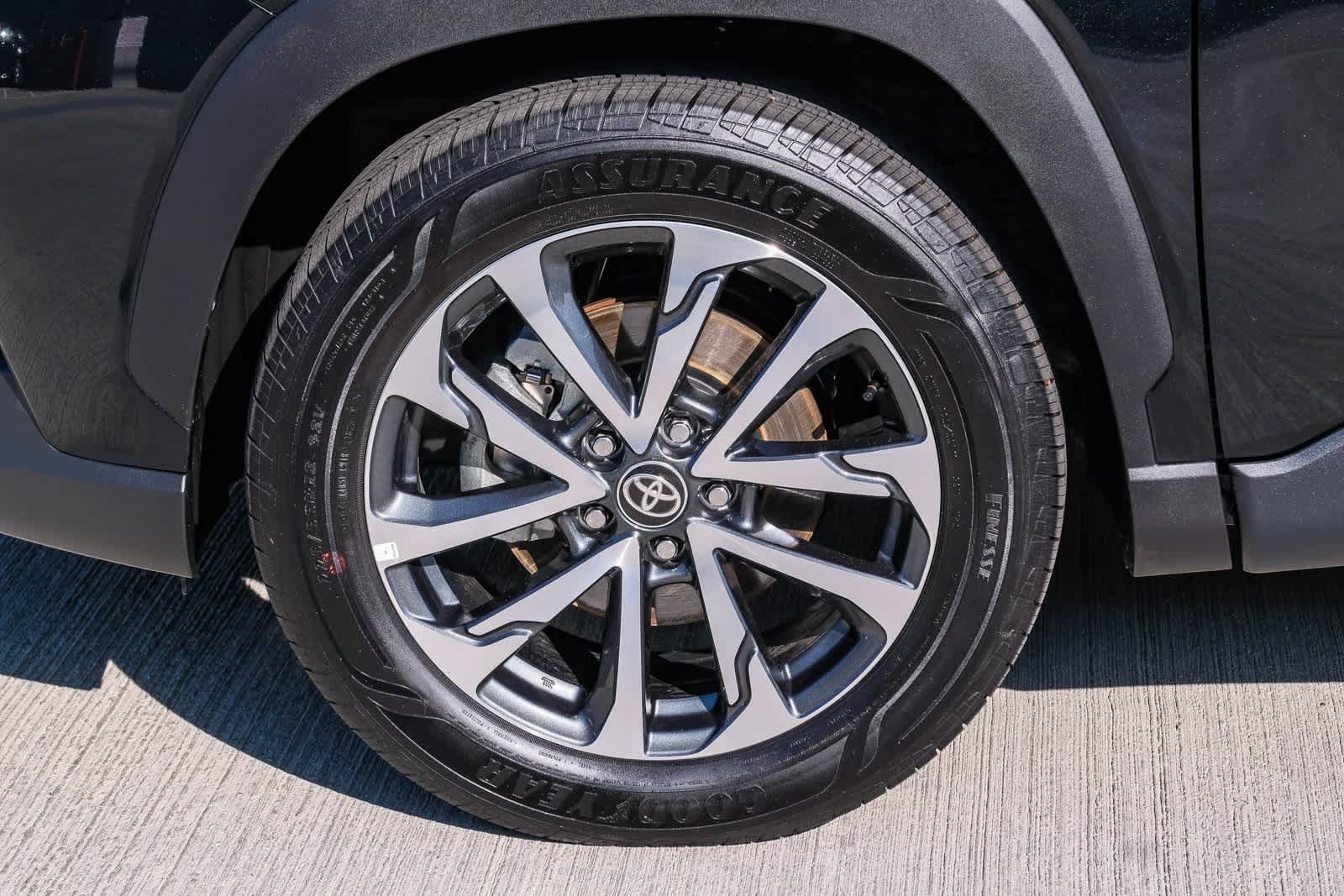 Thumbnail: 2025 Toyota Corolla Cross - 10