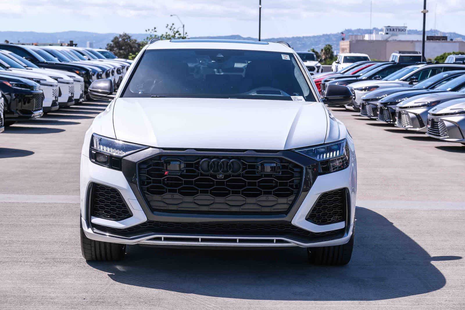 Thumbnail: 2022 Audi RS Q8 - 2