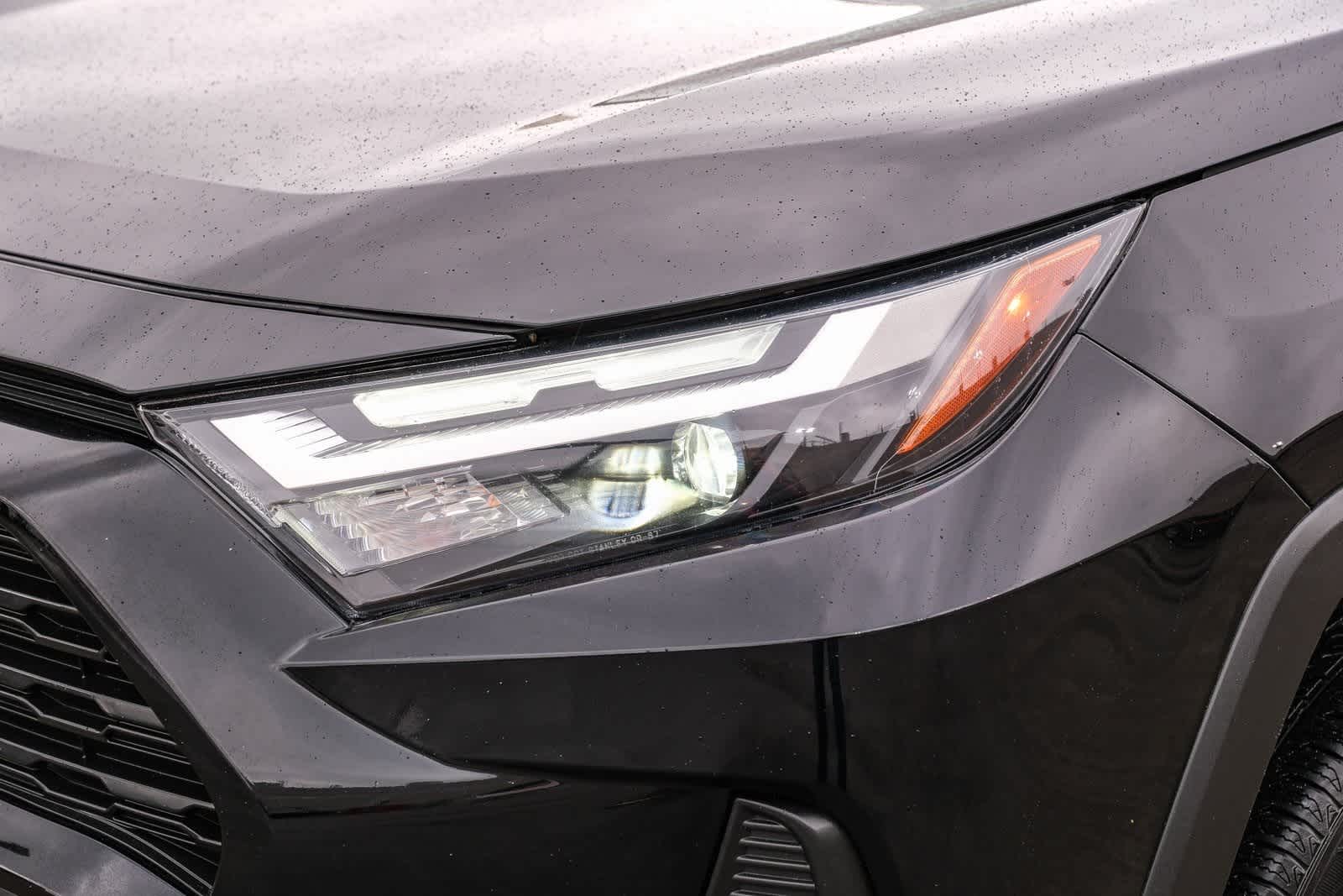 Thumbnail: 2022 Toyota RAV4 - 11