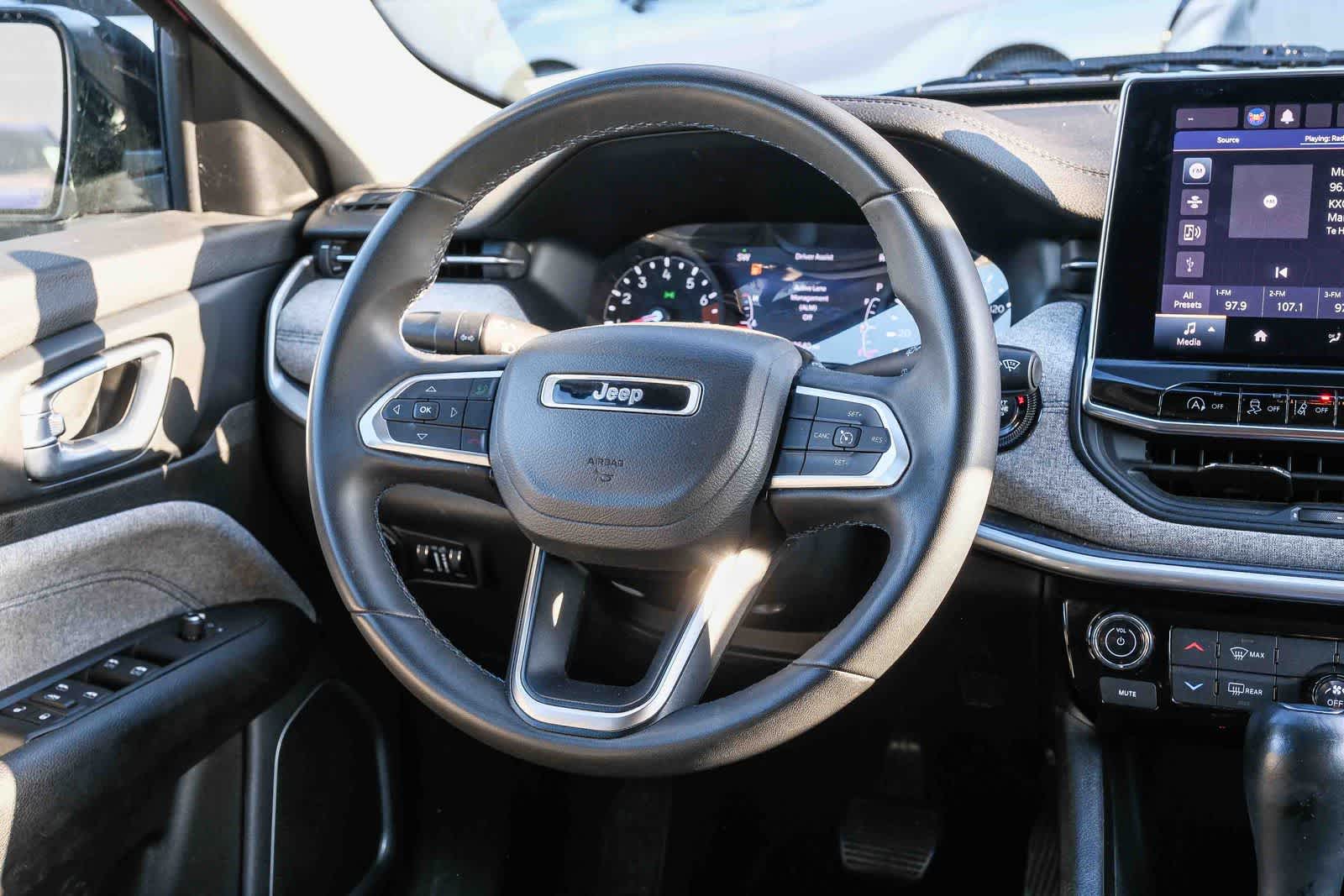 Thumbnail: 2022 Jeep Compass - 16