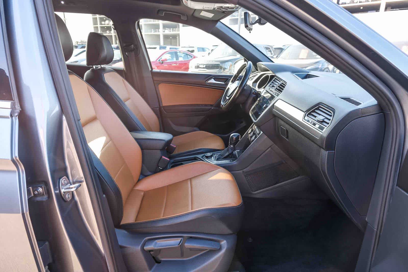 Thumbnail: 2018 Volkswagen Tiguan - 17