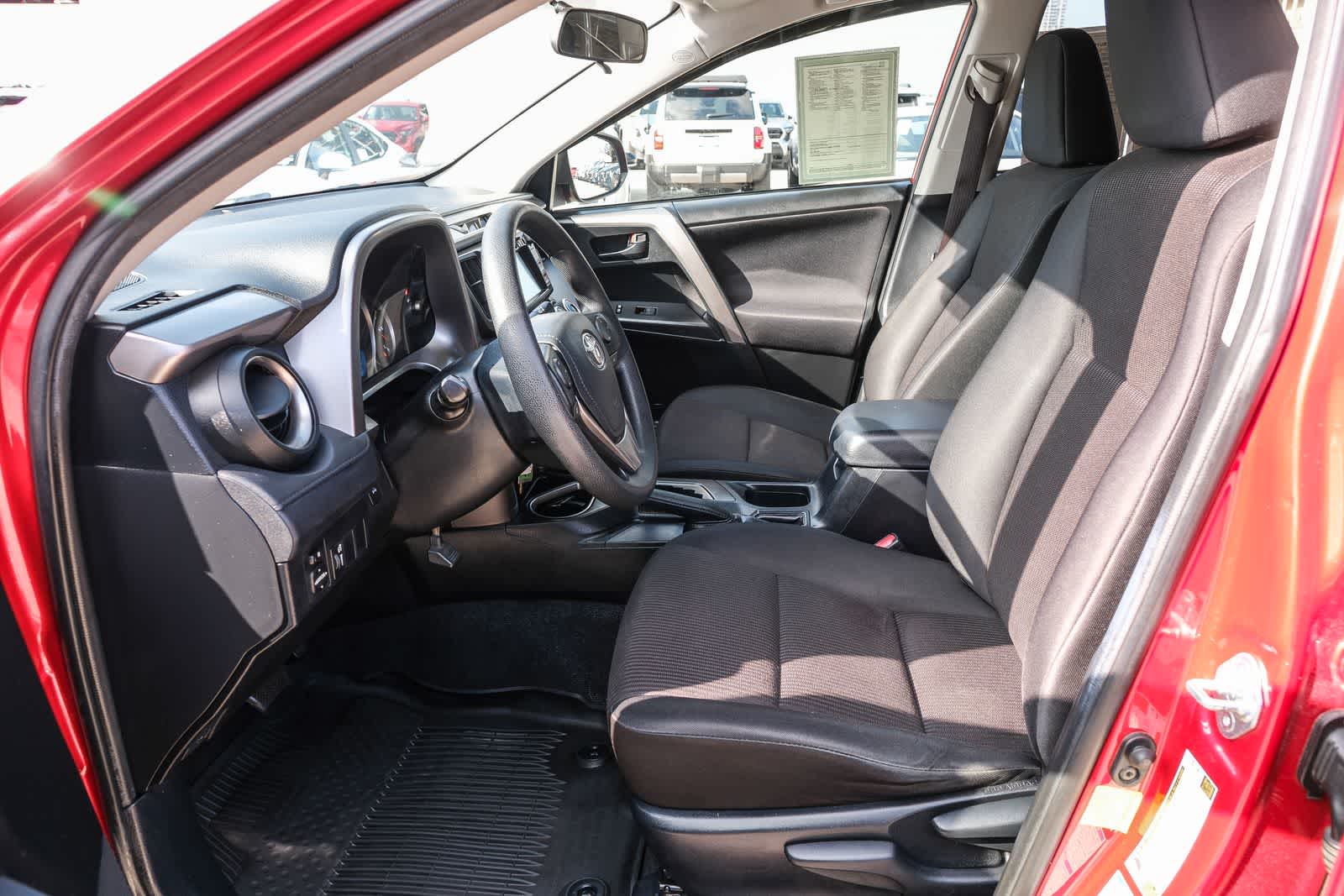 Thumbnail: 2016 Toyota RAV4 - 18
