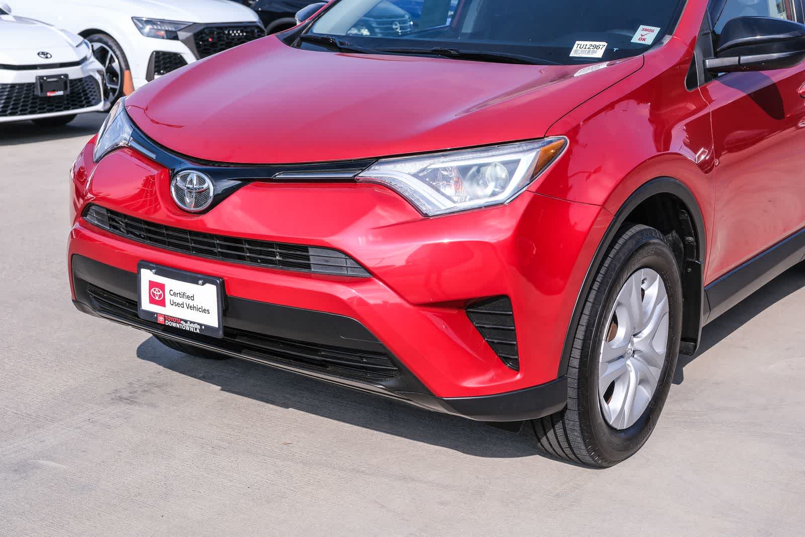 Thumbnail: 2016 Toyota RAV4 - 11