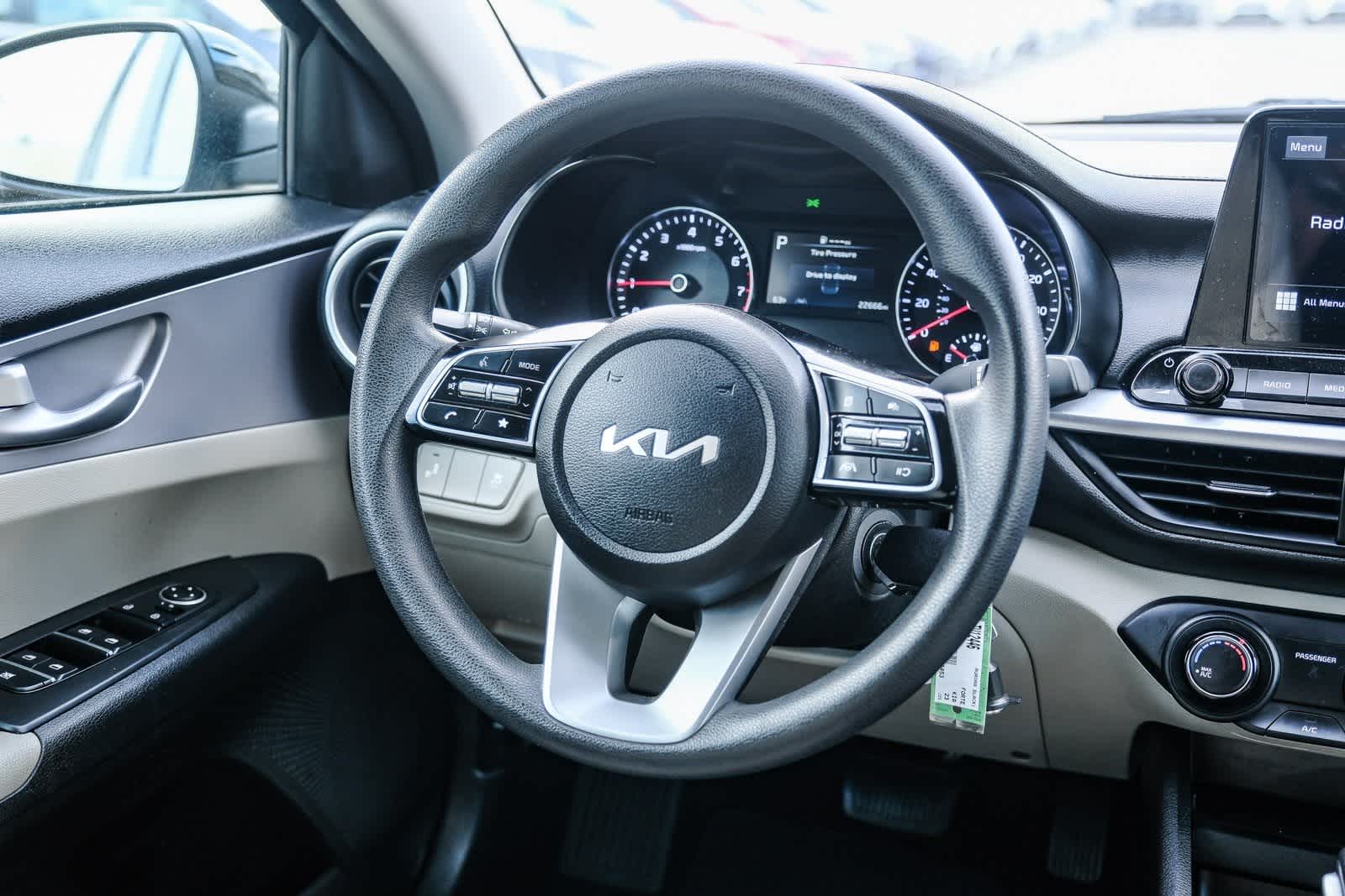 Thumbnail: 2023 Kia Forte - 17