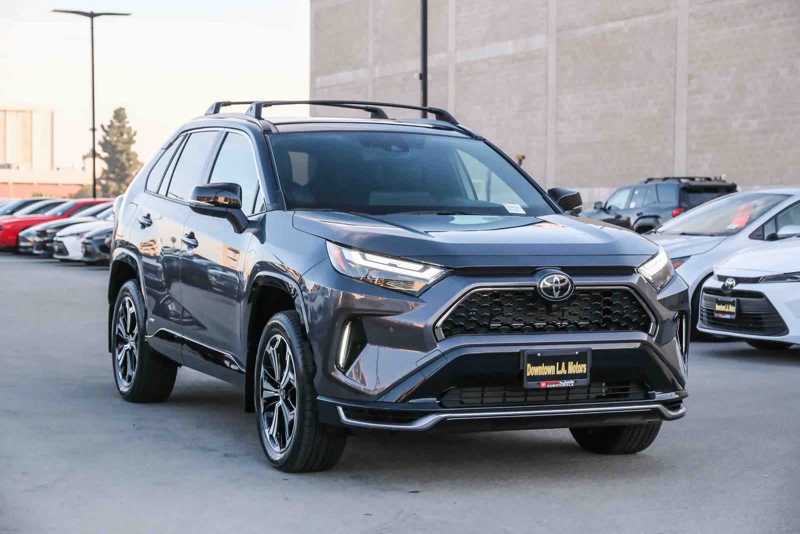 Thumbnail: 2025 Toyota RAV4 - 3