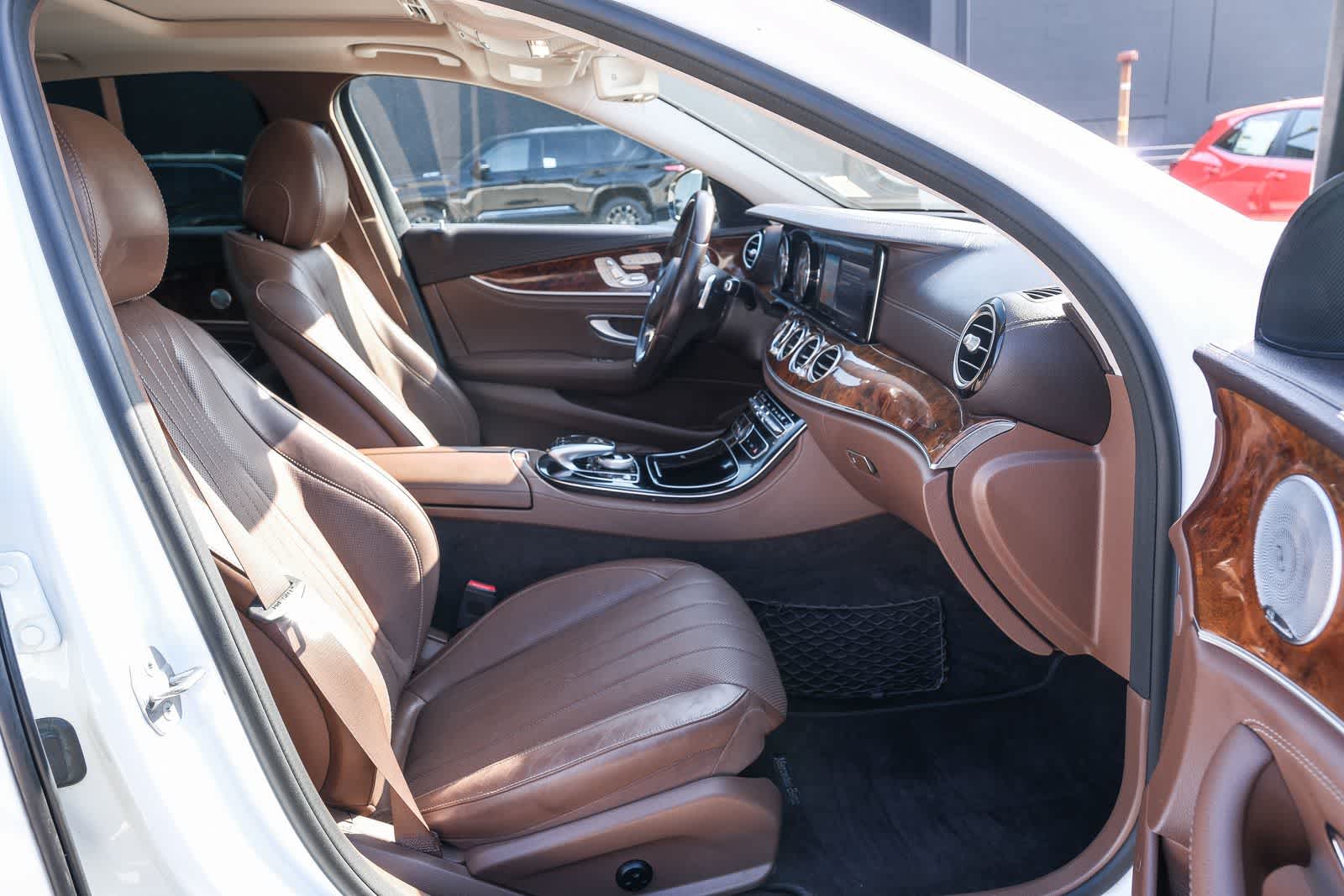 Thumbnail: 2018 Mercedes-Benz E-Class - 18