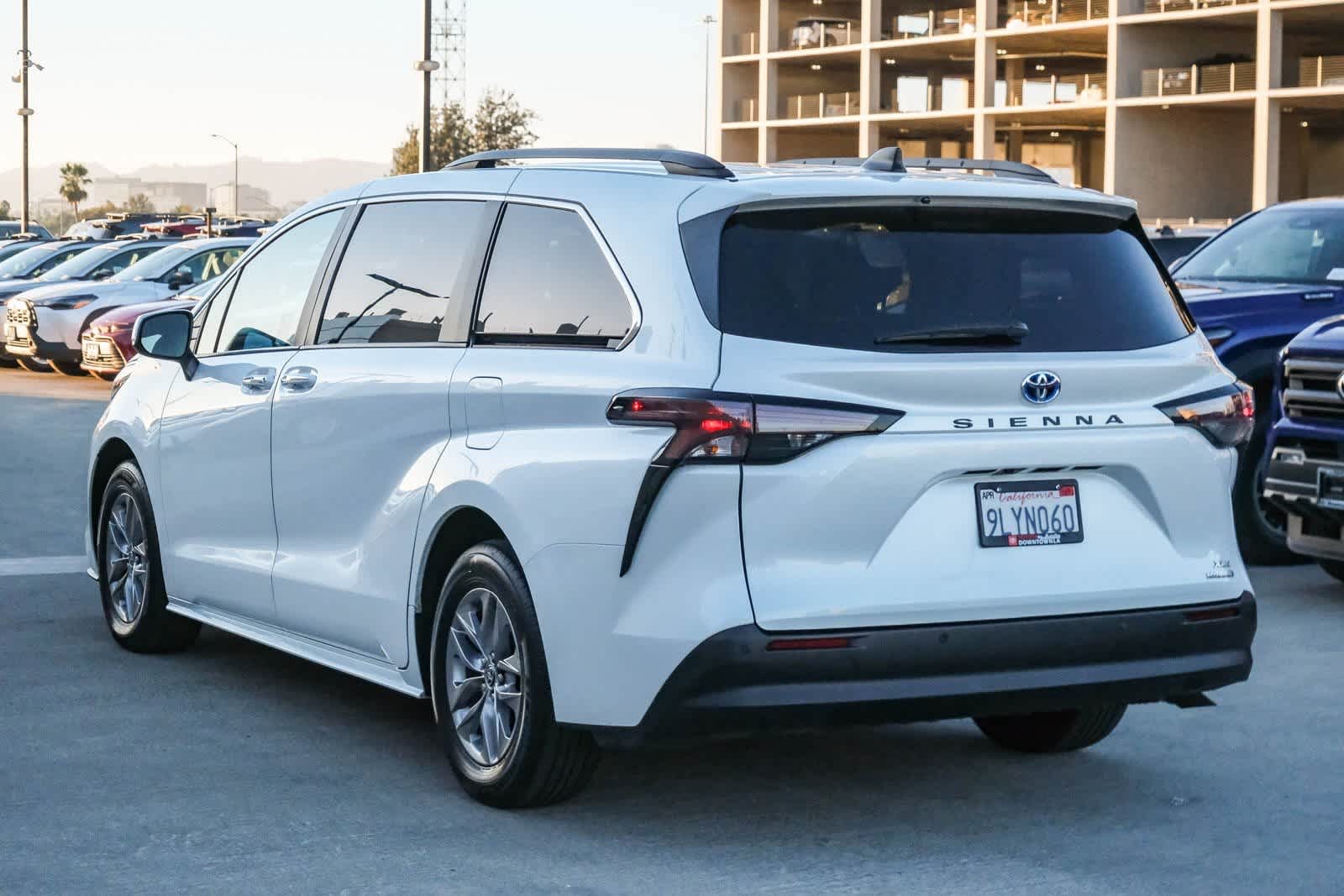Thumbnail: 2024 Toyota Sienna - 6