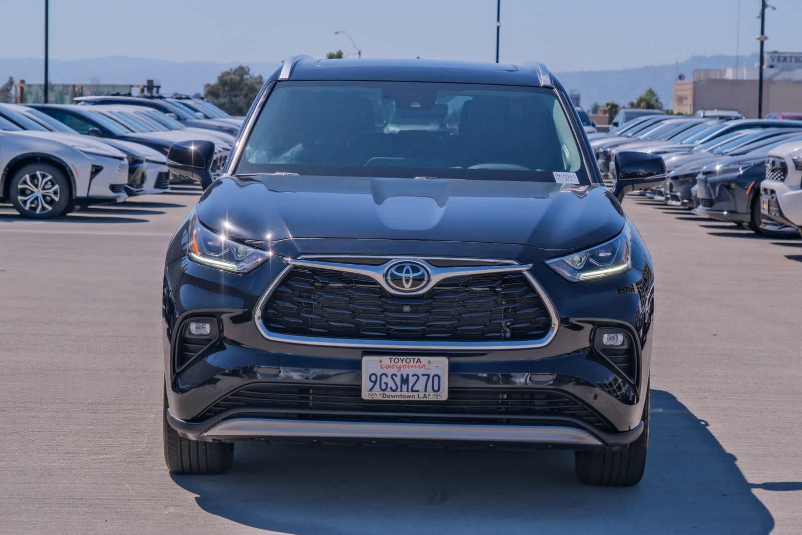 Thumbnail: 2023 Toyota Highlander - 2
