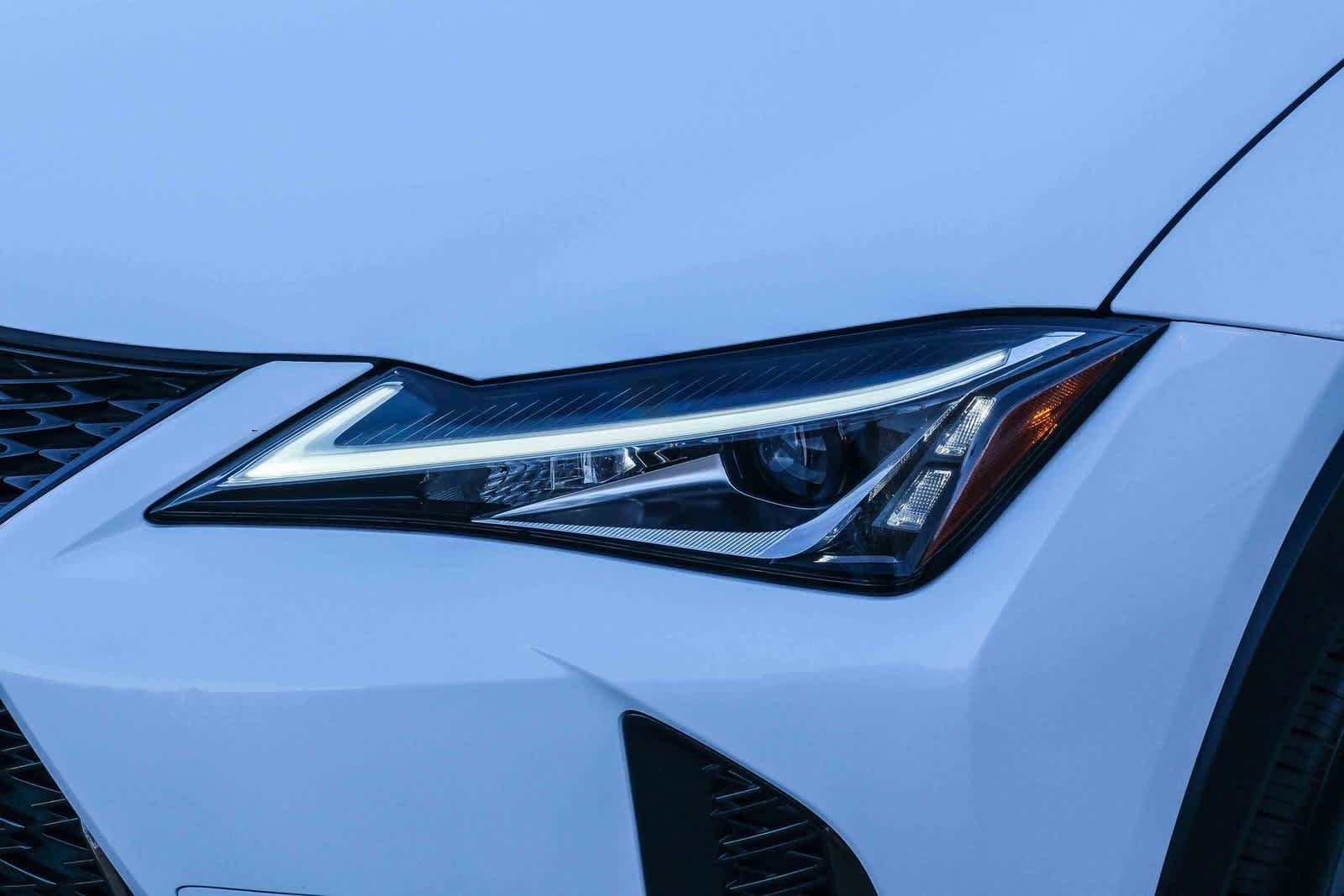 Thumbnail: 2019 Lexus UX - 11