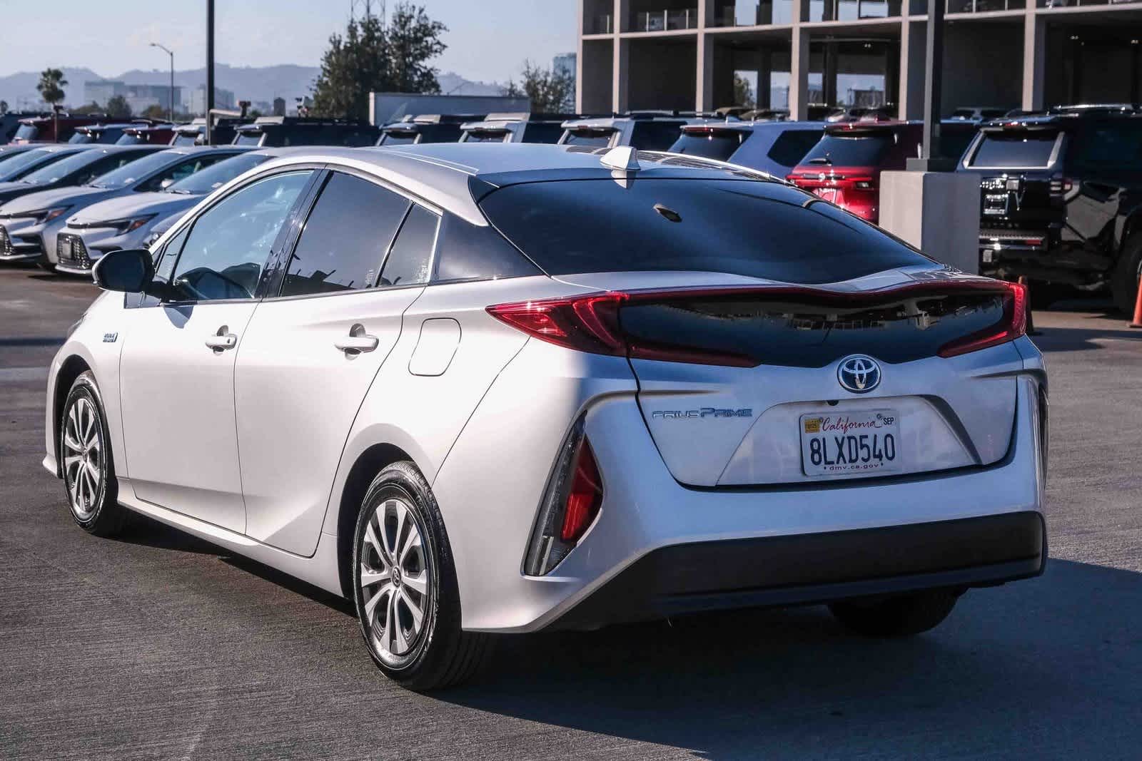 Thumbnail: 2020 Toyota Prius Prime - 6